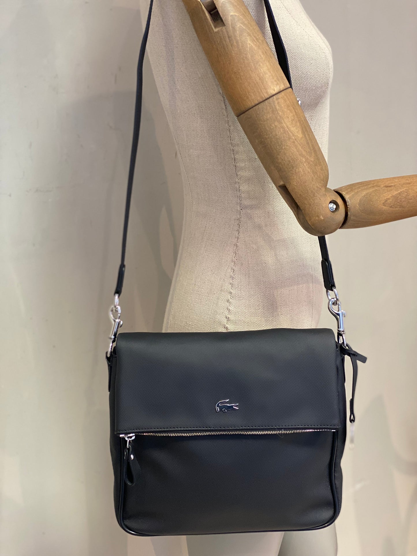 Cartera Lacoste Negra