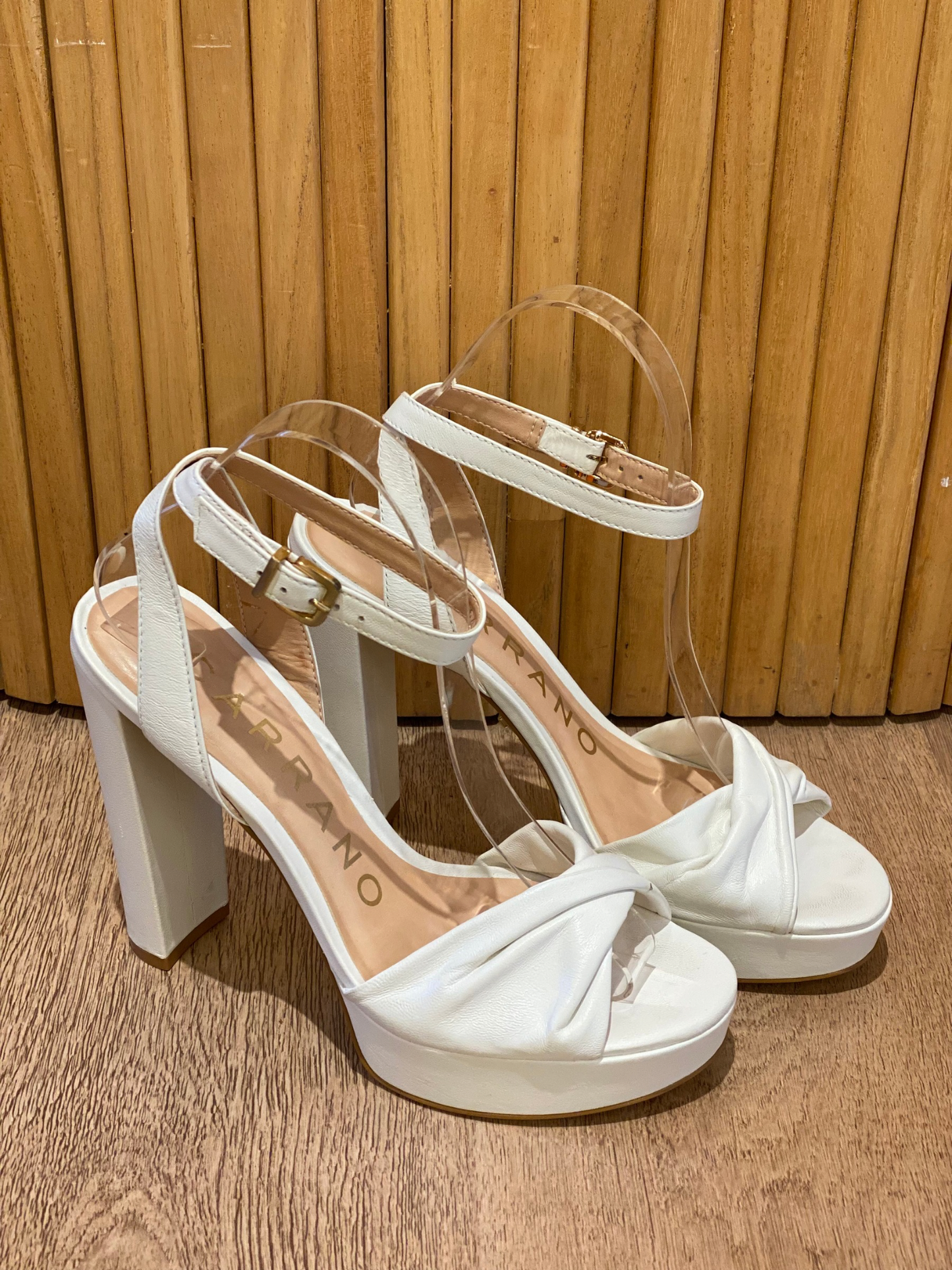 Sandalias Carrano Blancas (USA 7)
