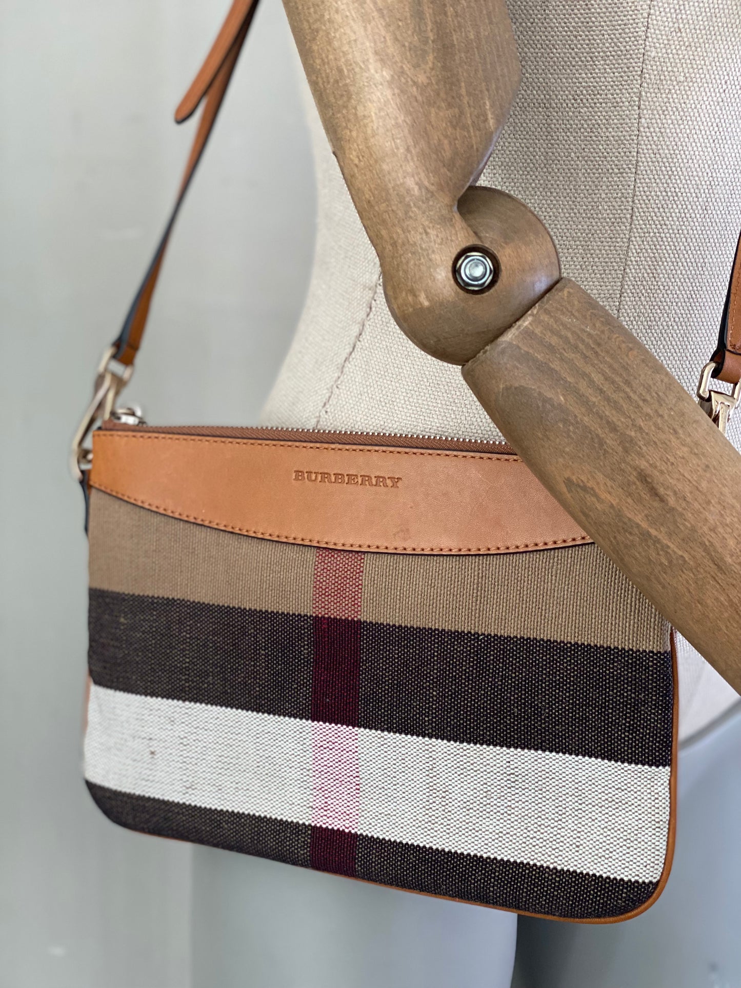 Bandolera Burberry Monogram Canvas