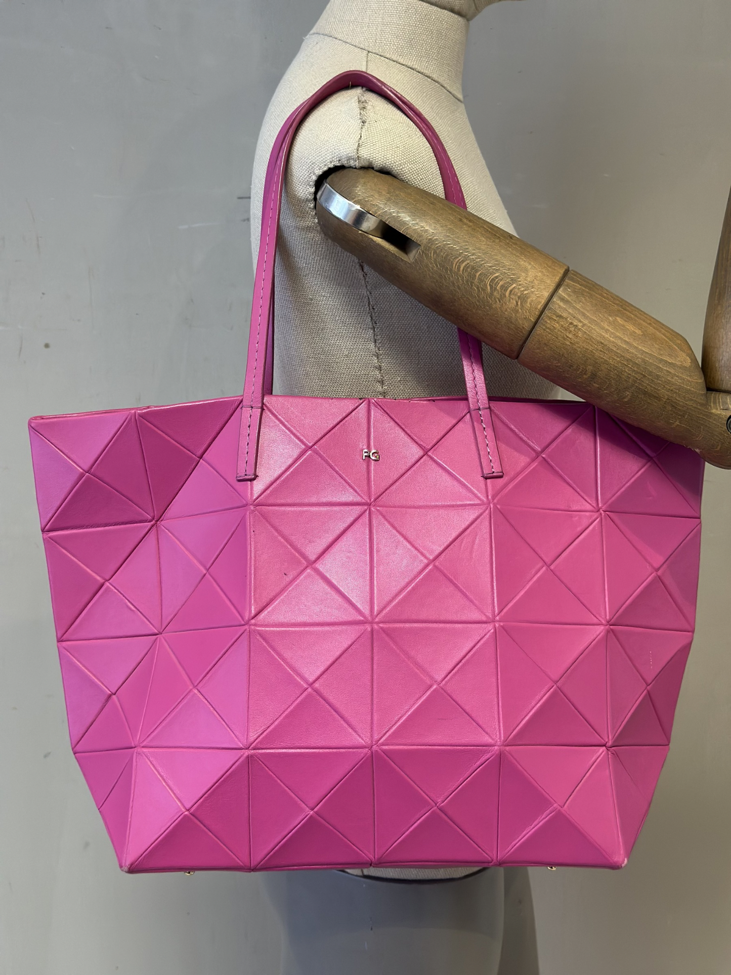 Cartera Purificación García Origami Fucsia