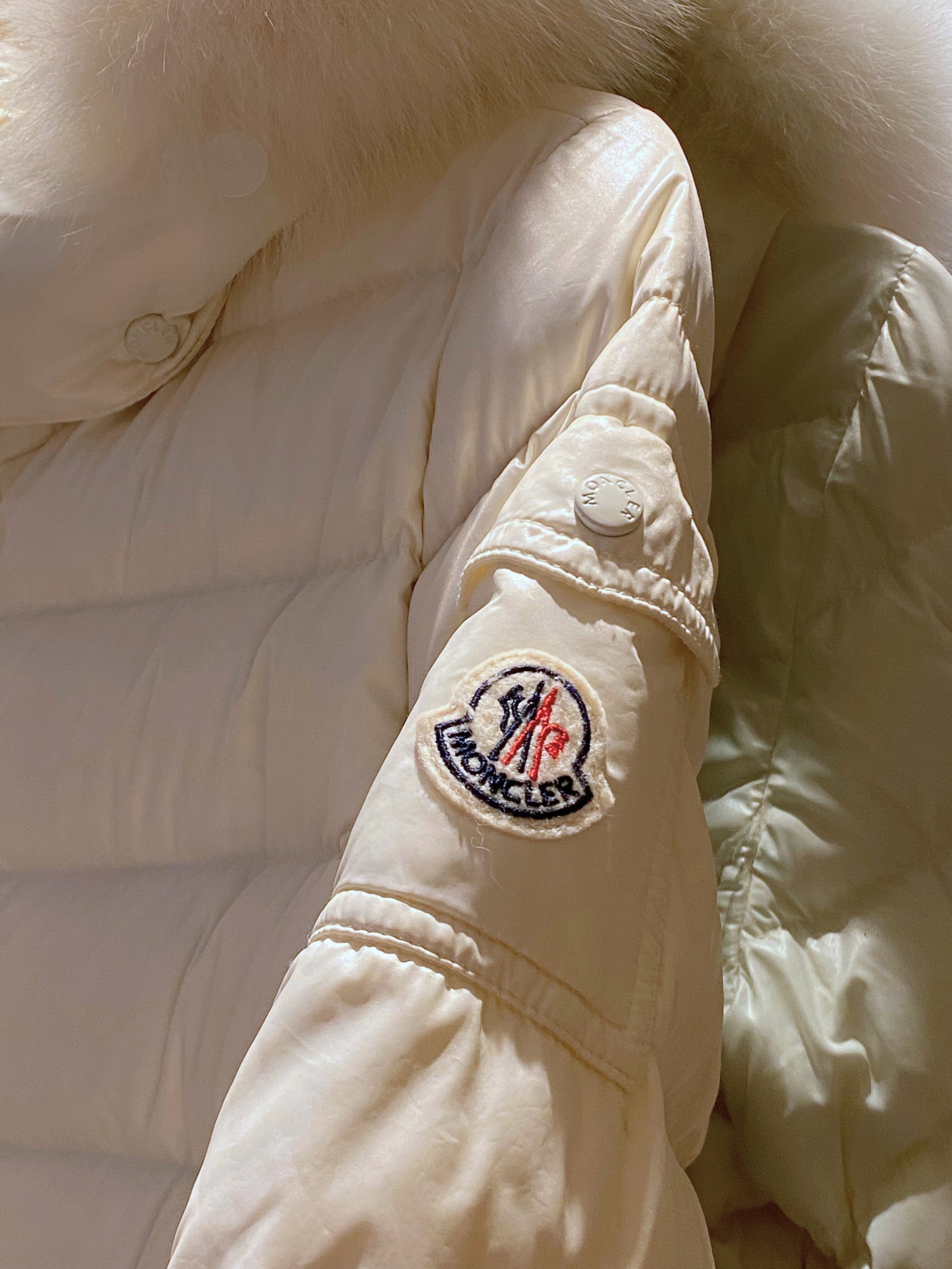 Campera Acolchada Blanca Moncler (Talle S)