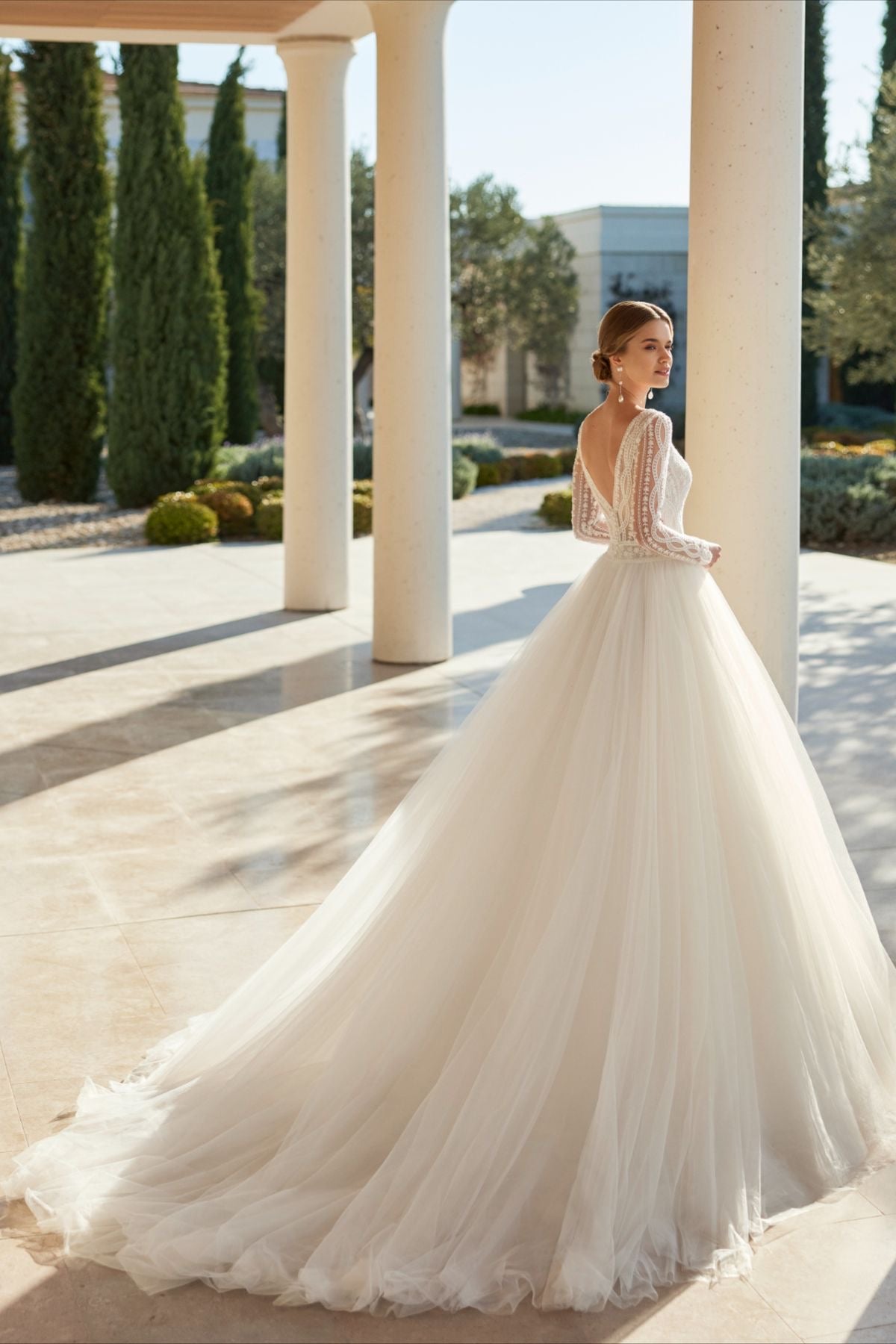 Vestido de Novia Rosa Clará Bride + Velo de 7 Metros Bordado (Talle S)