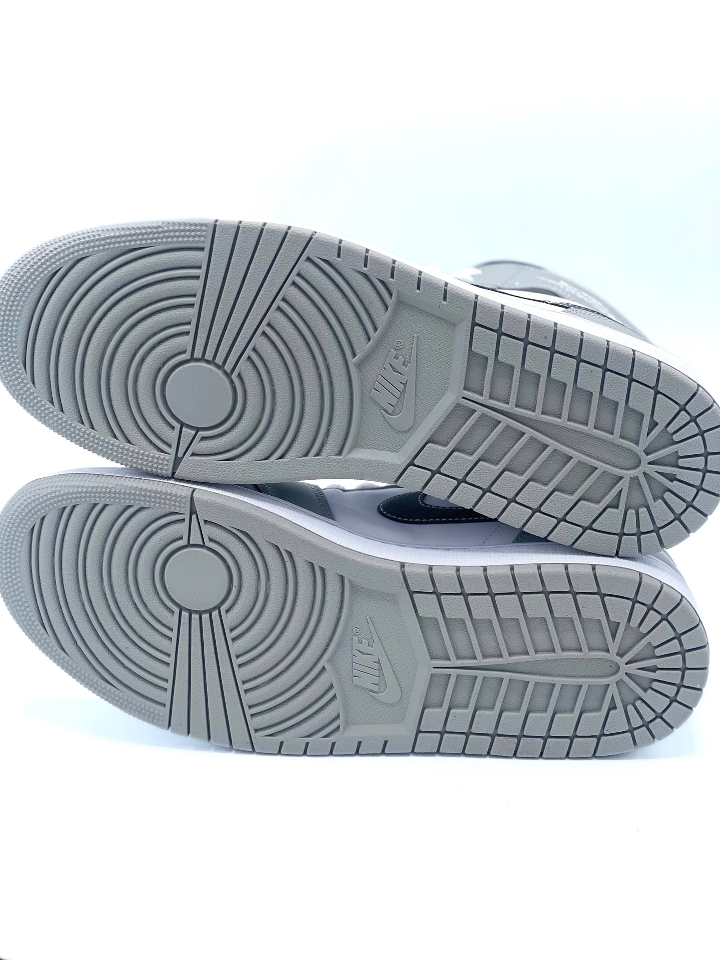 Champion Nike Air Jordan Mid (US 10.5 Masc)