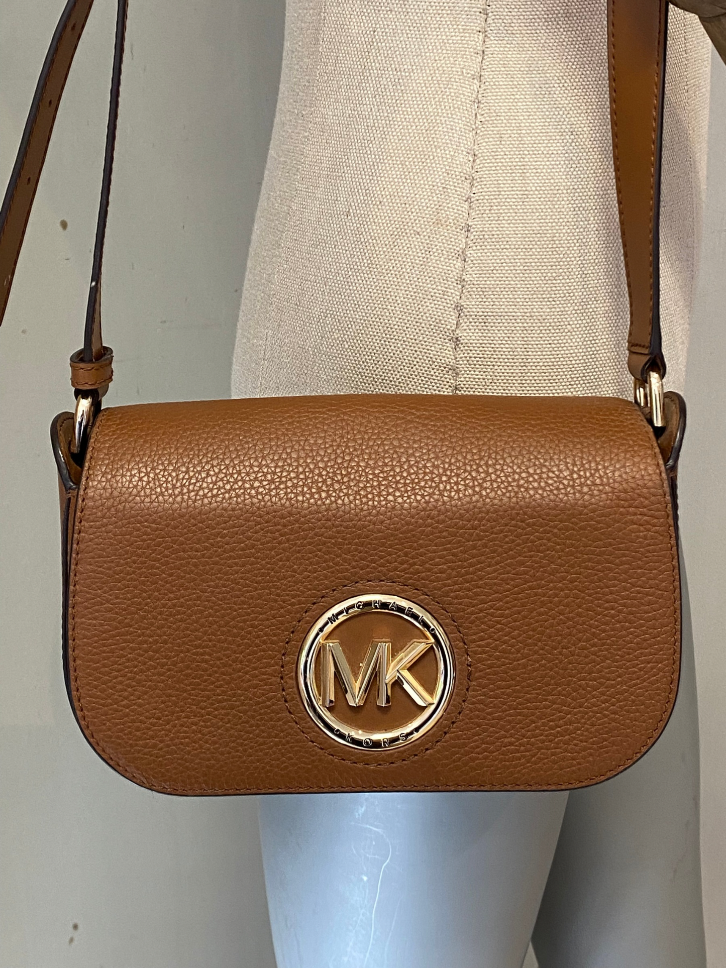Cartera Marrón de Cuero Michael Kors Samira