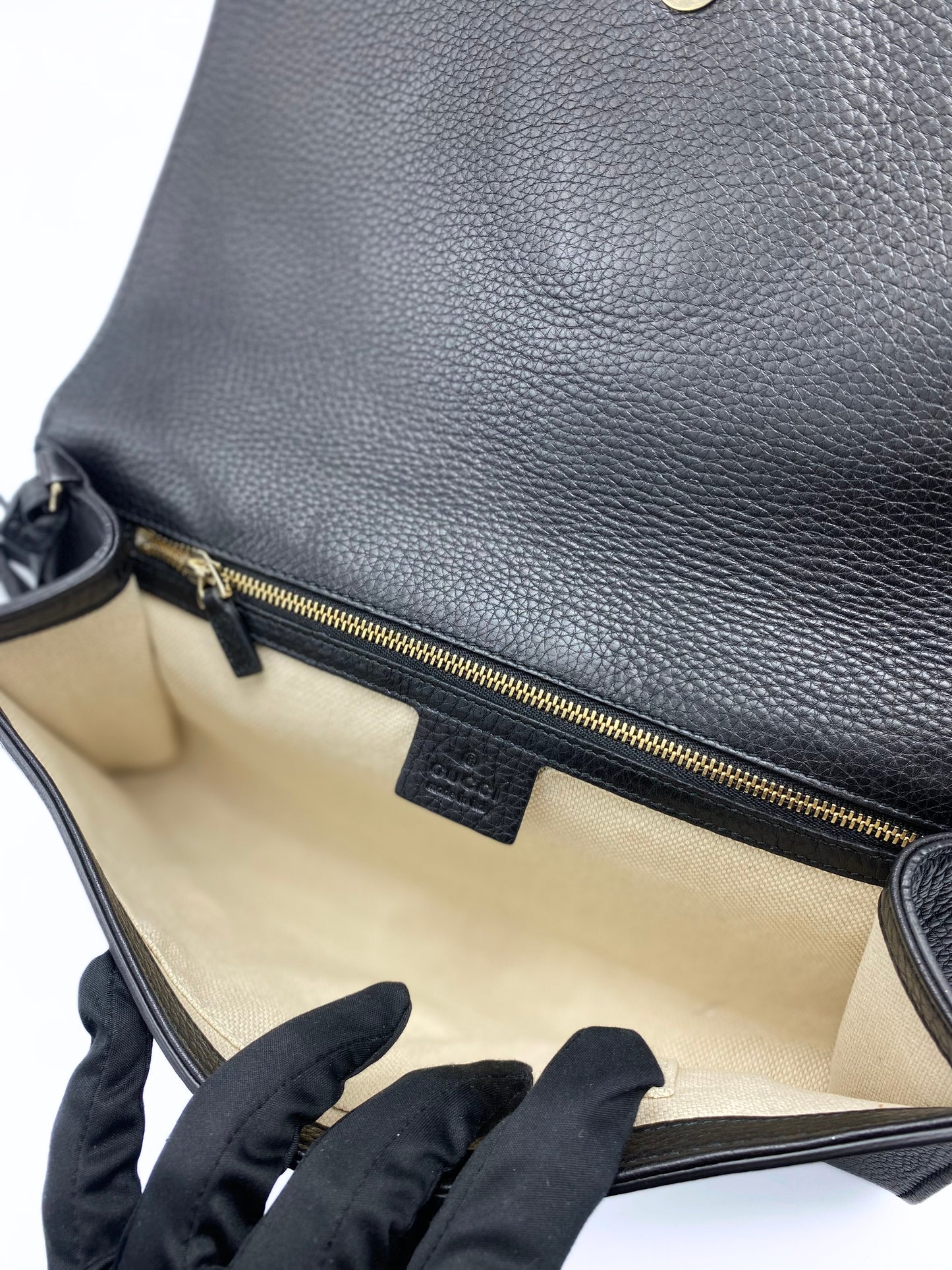 Sobre Gucci Soho Clutch Leather Bag