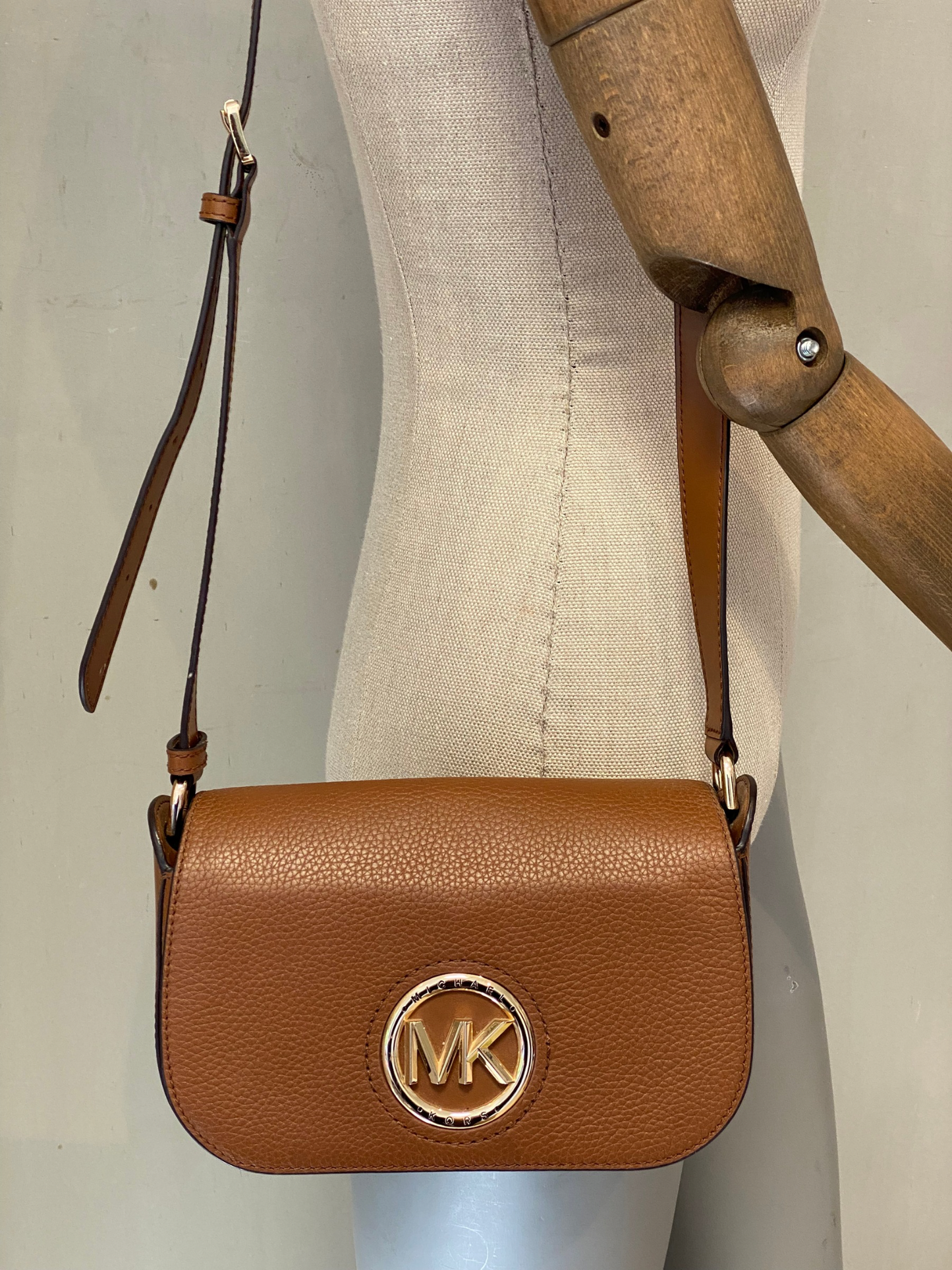 Cartera Marrón de Cuero Michael Kors Samira