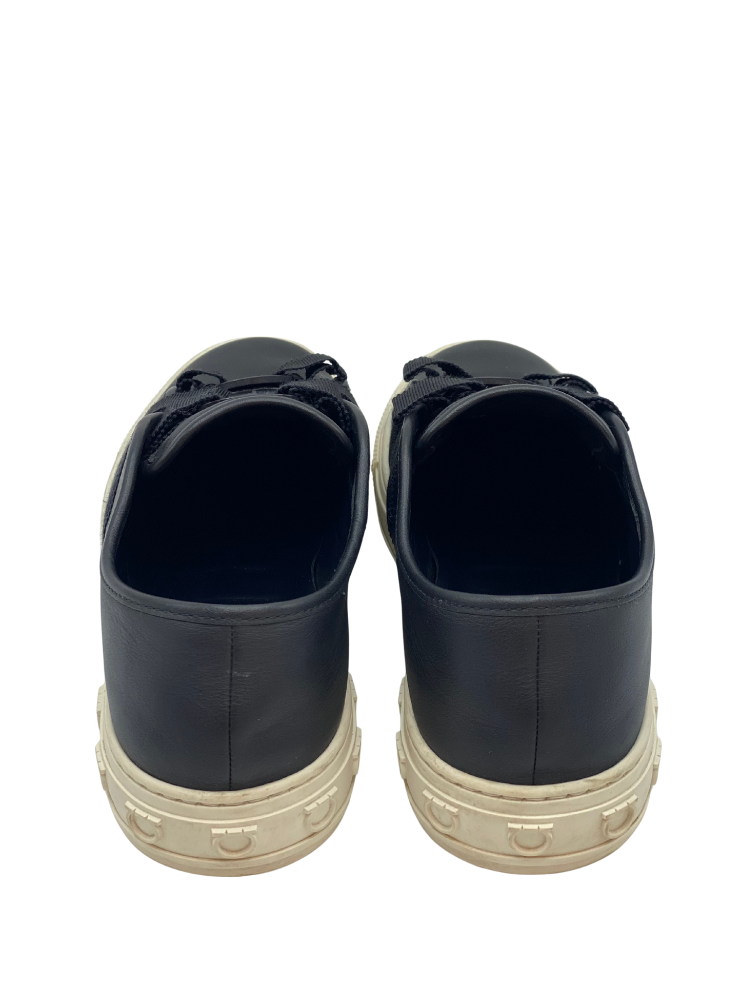 Champion Salvatore Ferragamo Vara Bow (7.5)