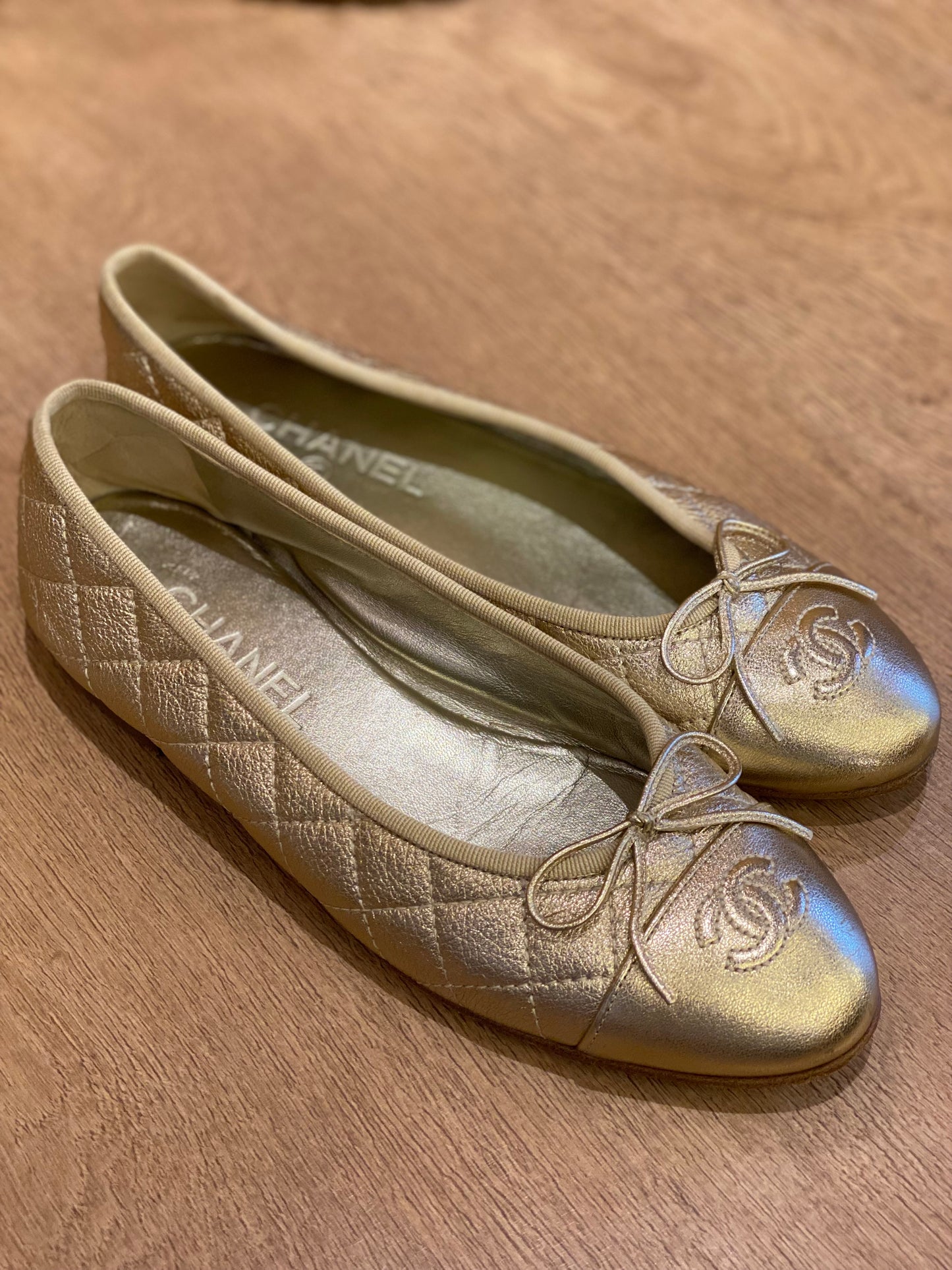 Chatita Bailarina Chanel Dorada (38)