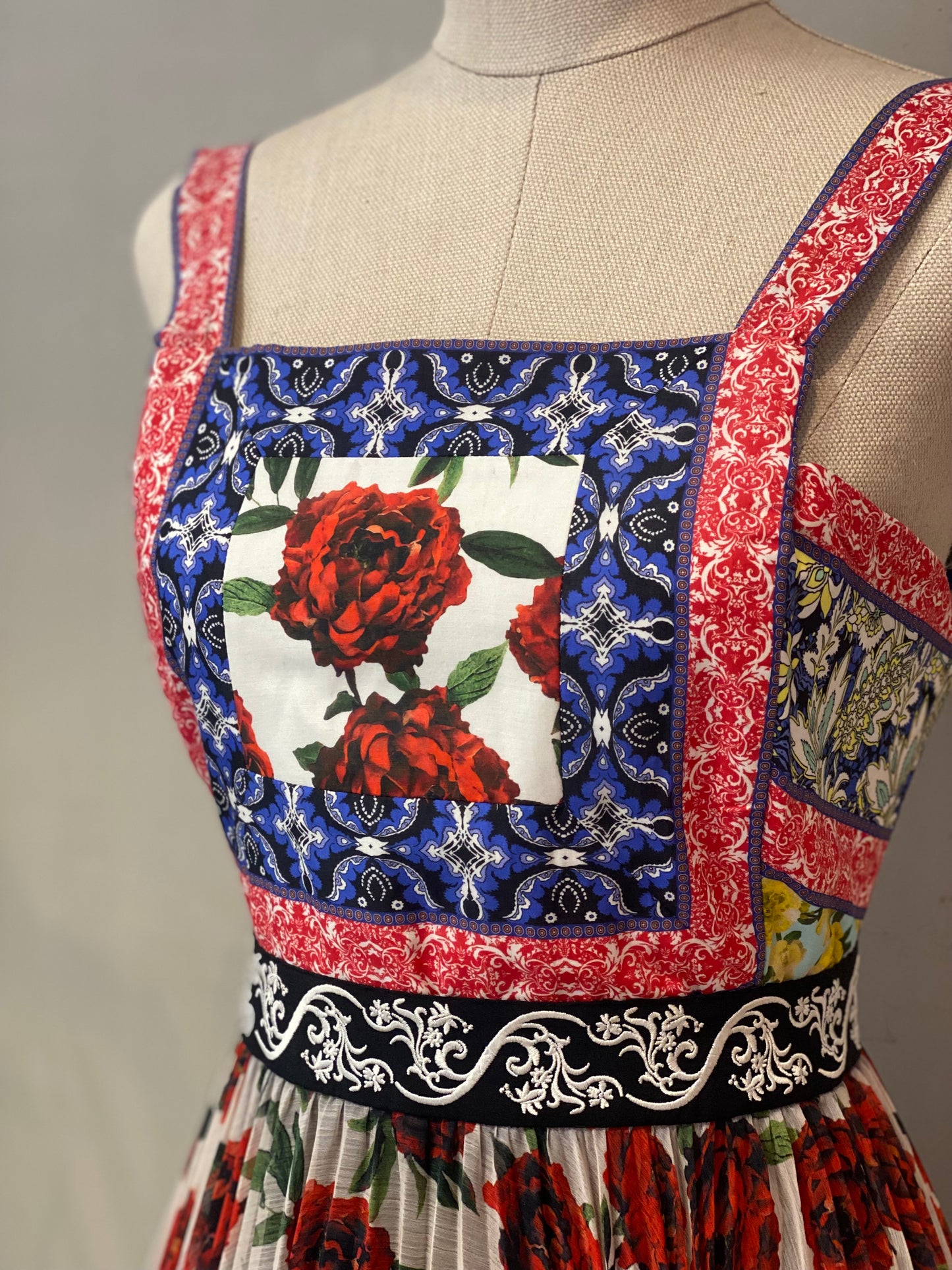 Vestido Alice + Olivia Estampado (Talle P)