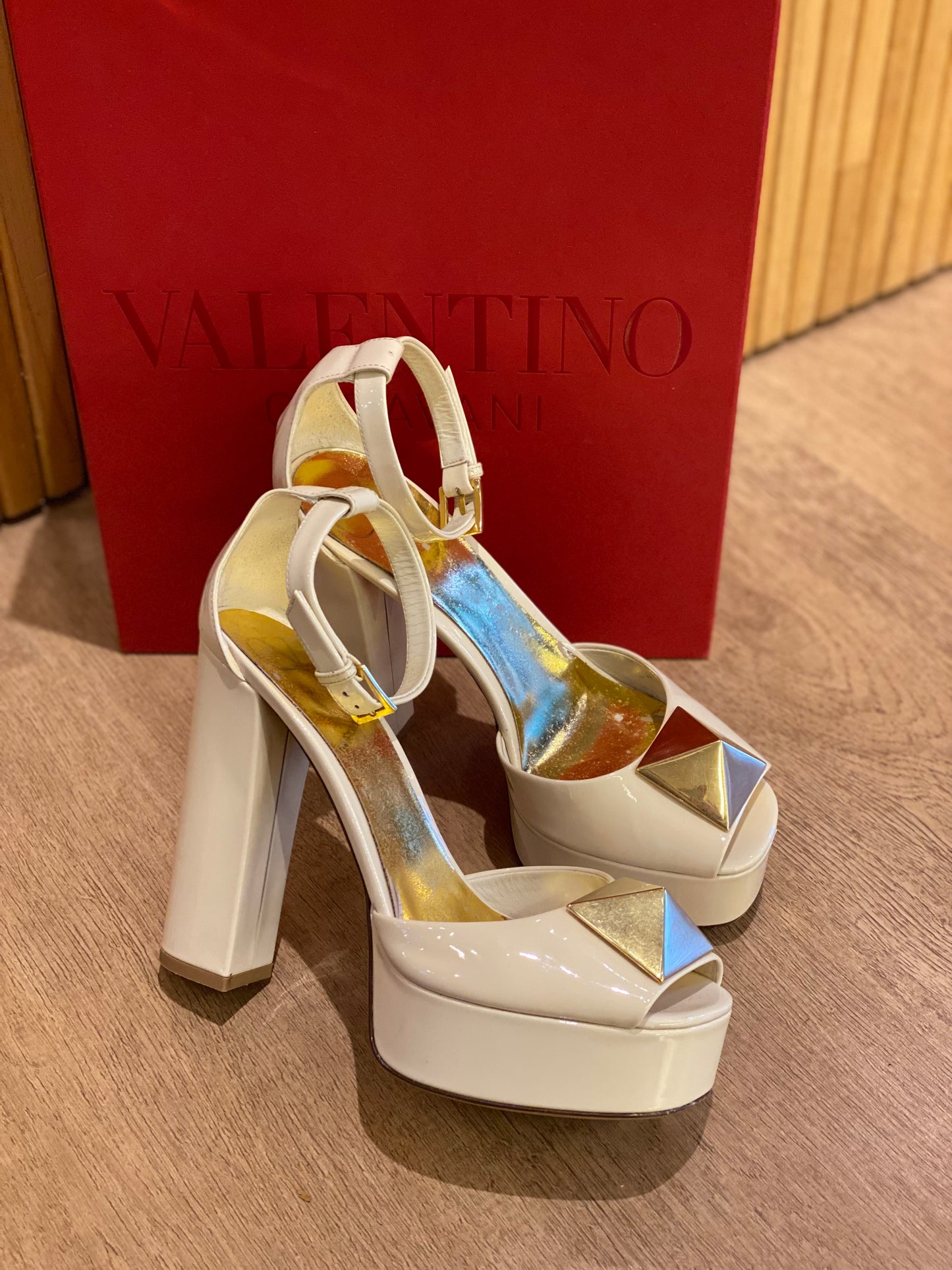 Sandalia Valentino Garavani One Stud (37)