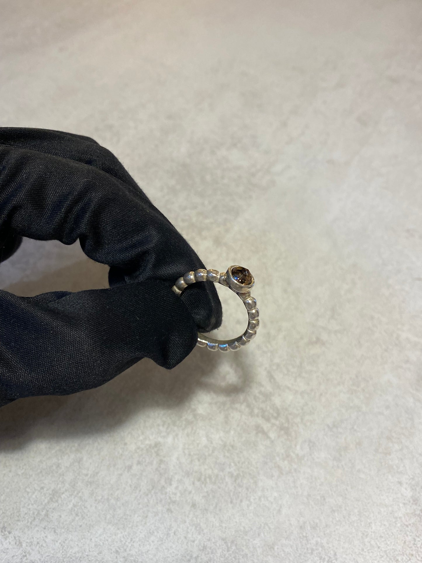 Anillo Pandora de Plata con Piedra Marrón