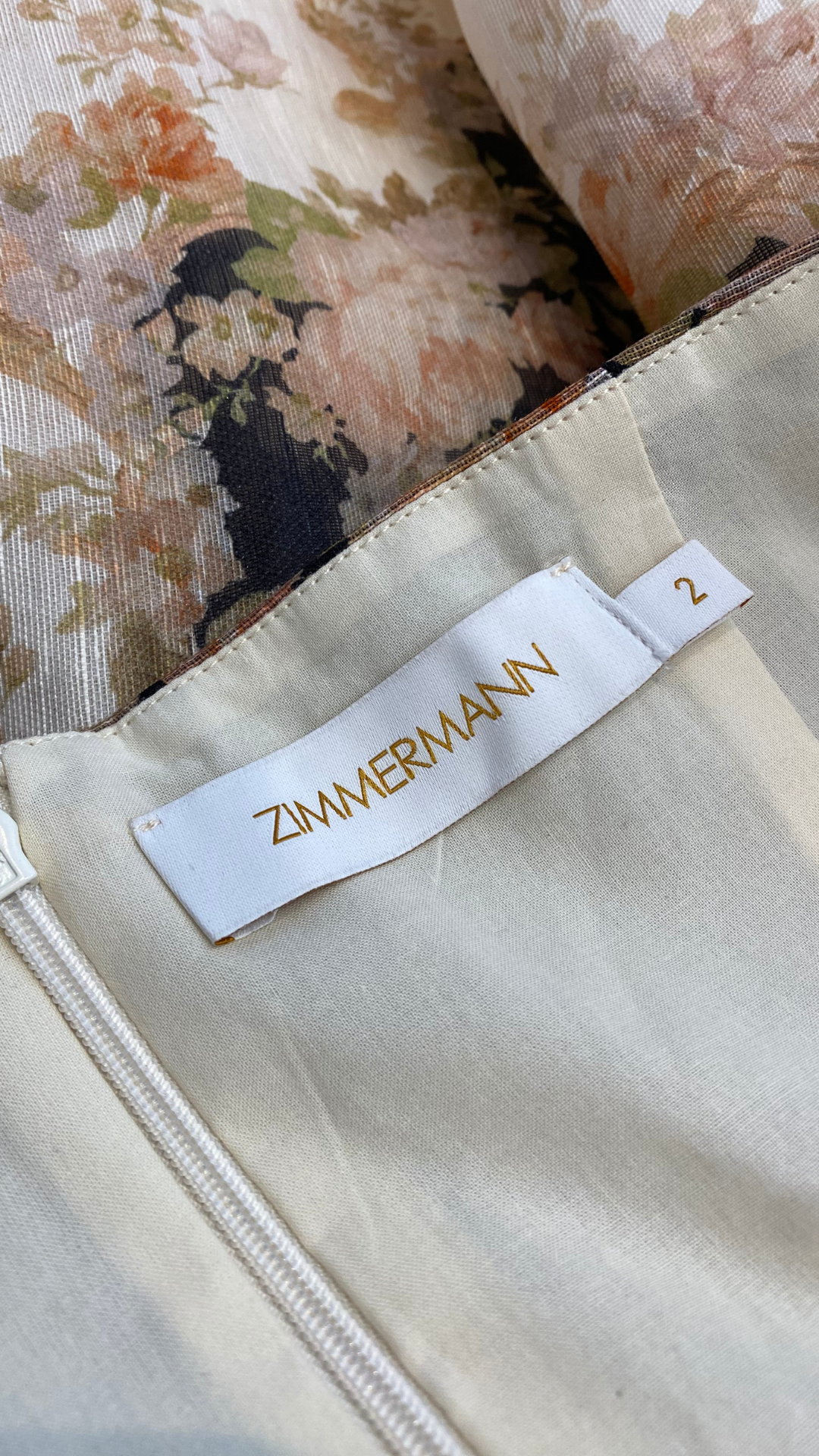 Vestido Corto con Estampado Floral Zimmermann (Talle 2)
