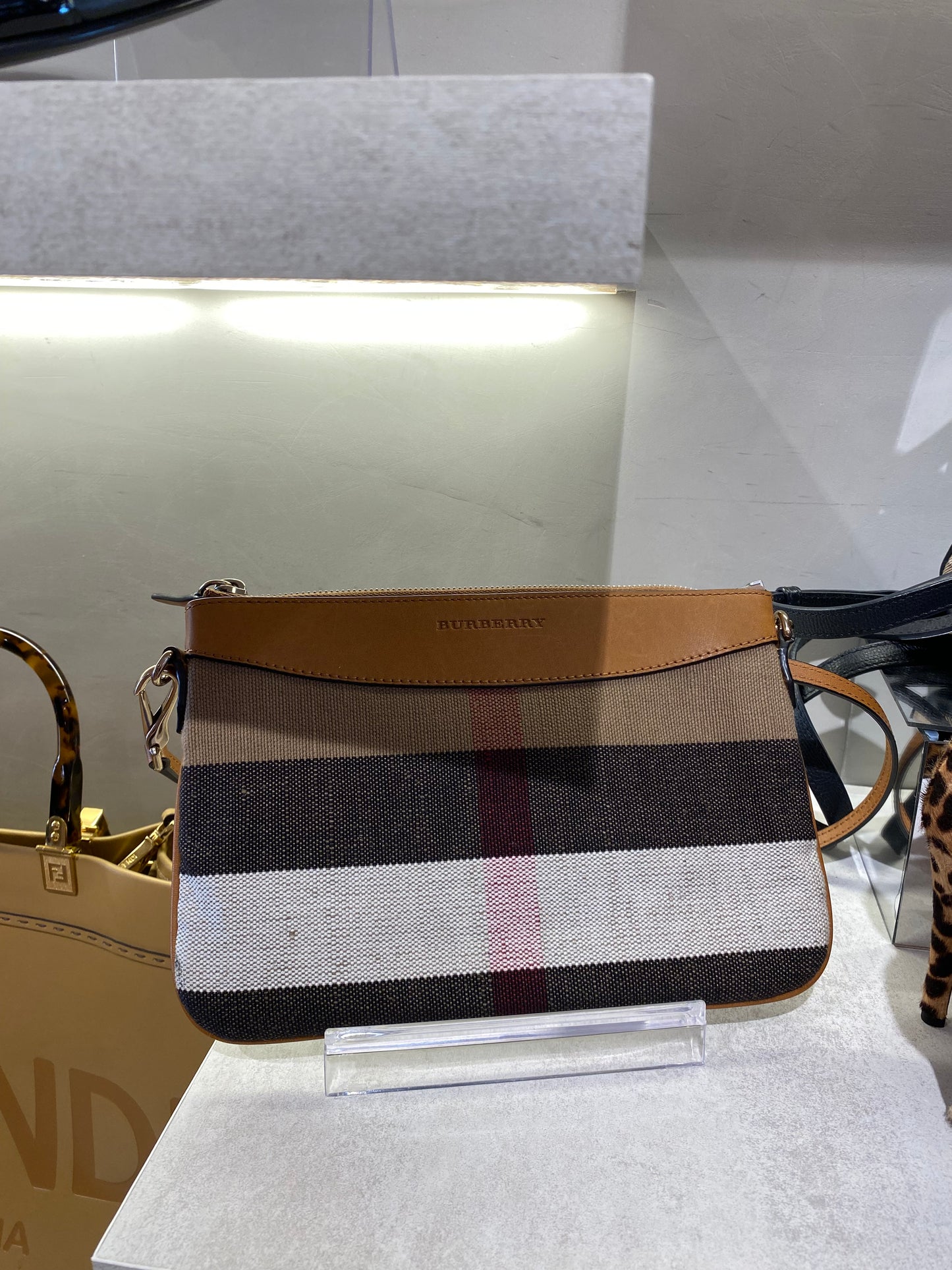Bandolera Burberry Monogram Canvas