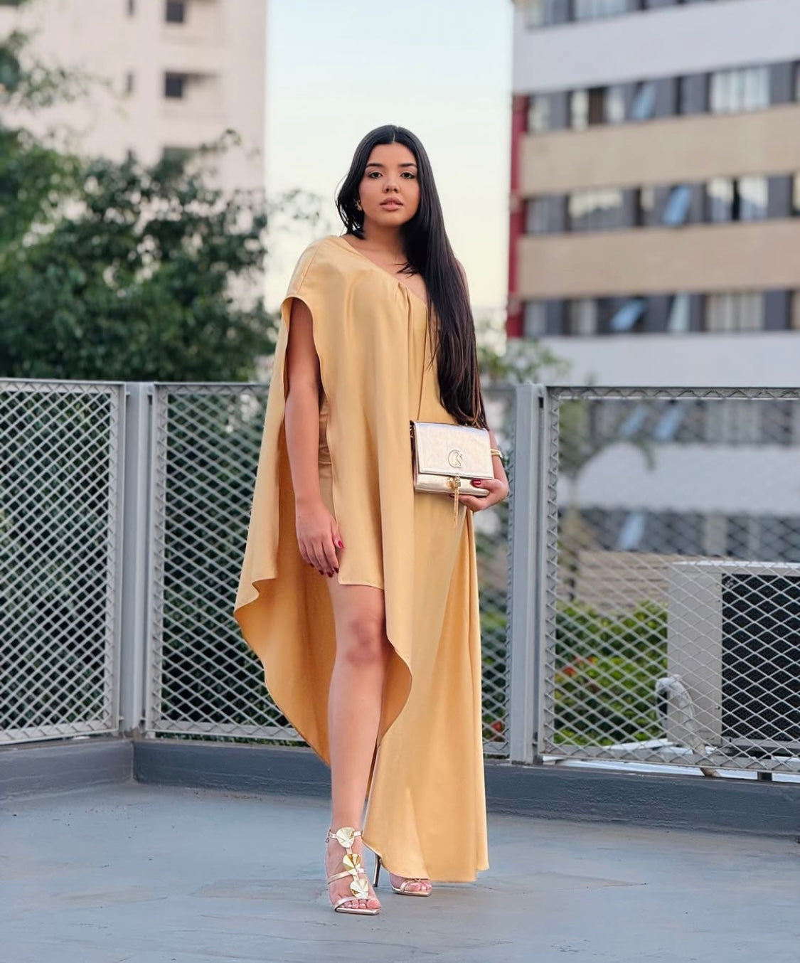 Vestido Carmen Steffens un Hombro (Talle M)