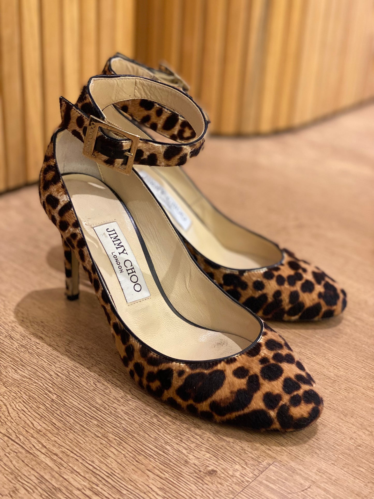Zapato Jimmy Choo Helena Animal Print (37)