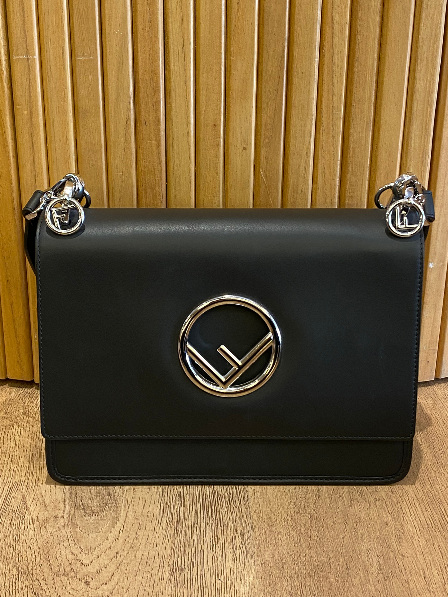 Bolso Negro Fendi Kan I