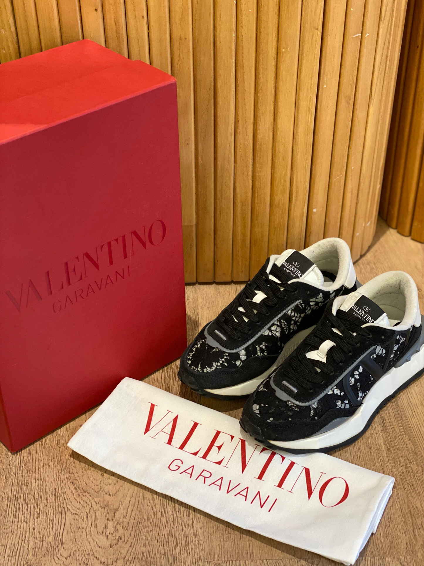 Champion Valentino Garavani Lacerunner Low-Top (36)