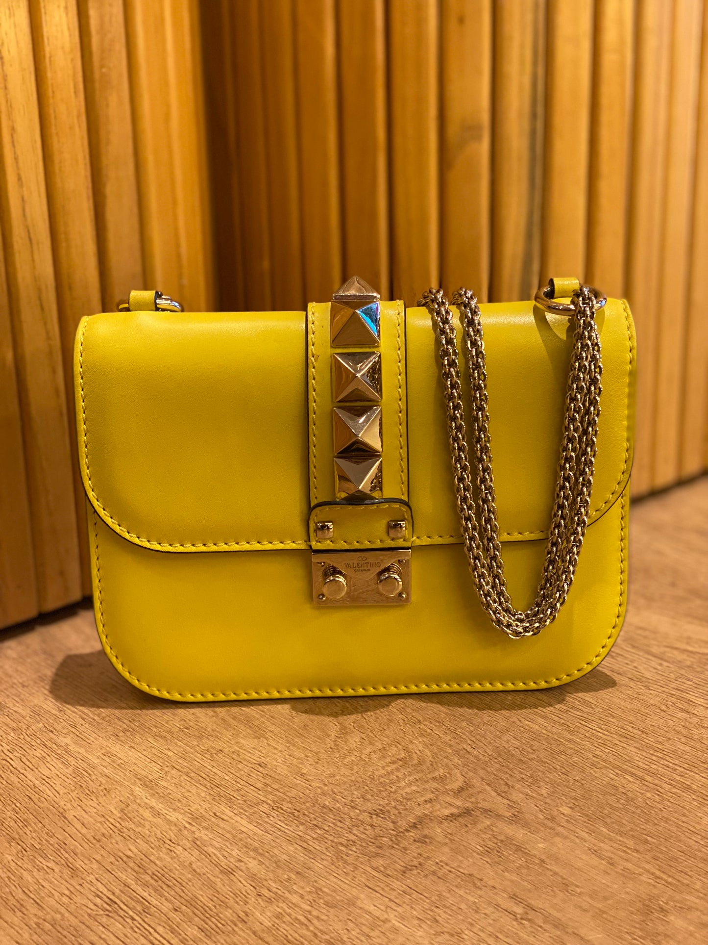 Bandolera Valentino Roman Rocksutd Yellow