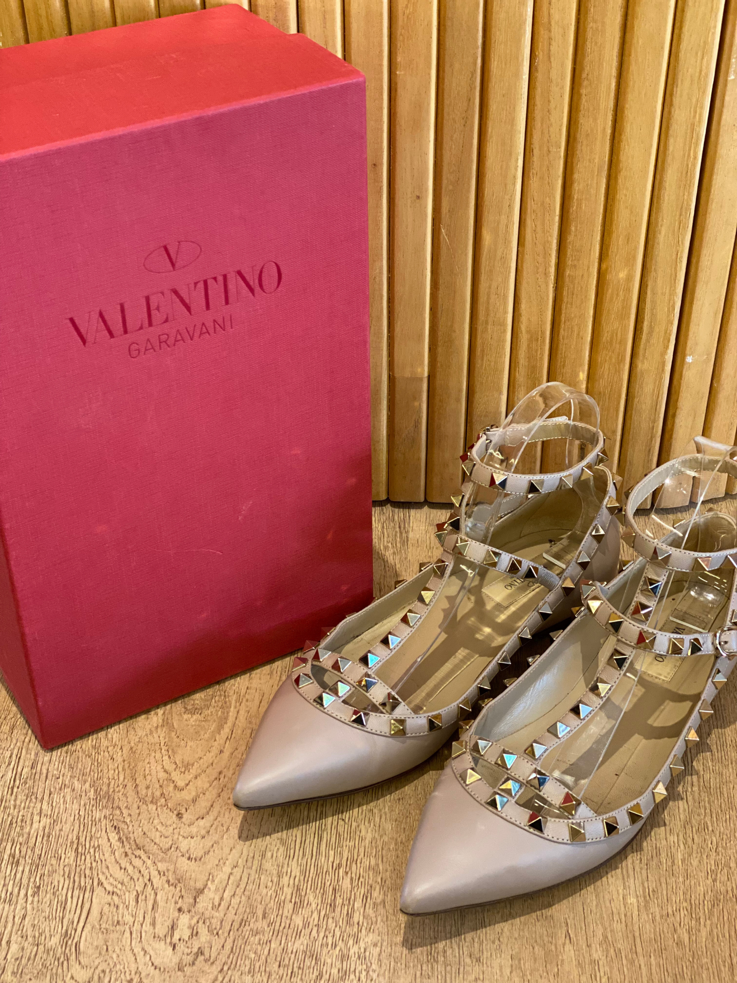 Chatitas Valentino Garavani Rosckstud (39)