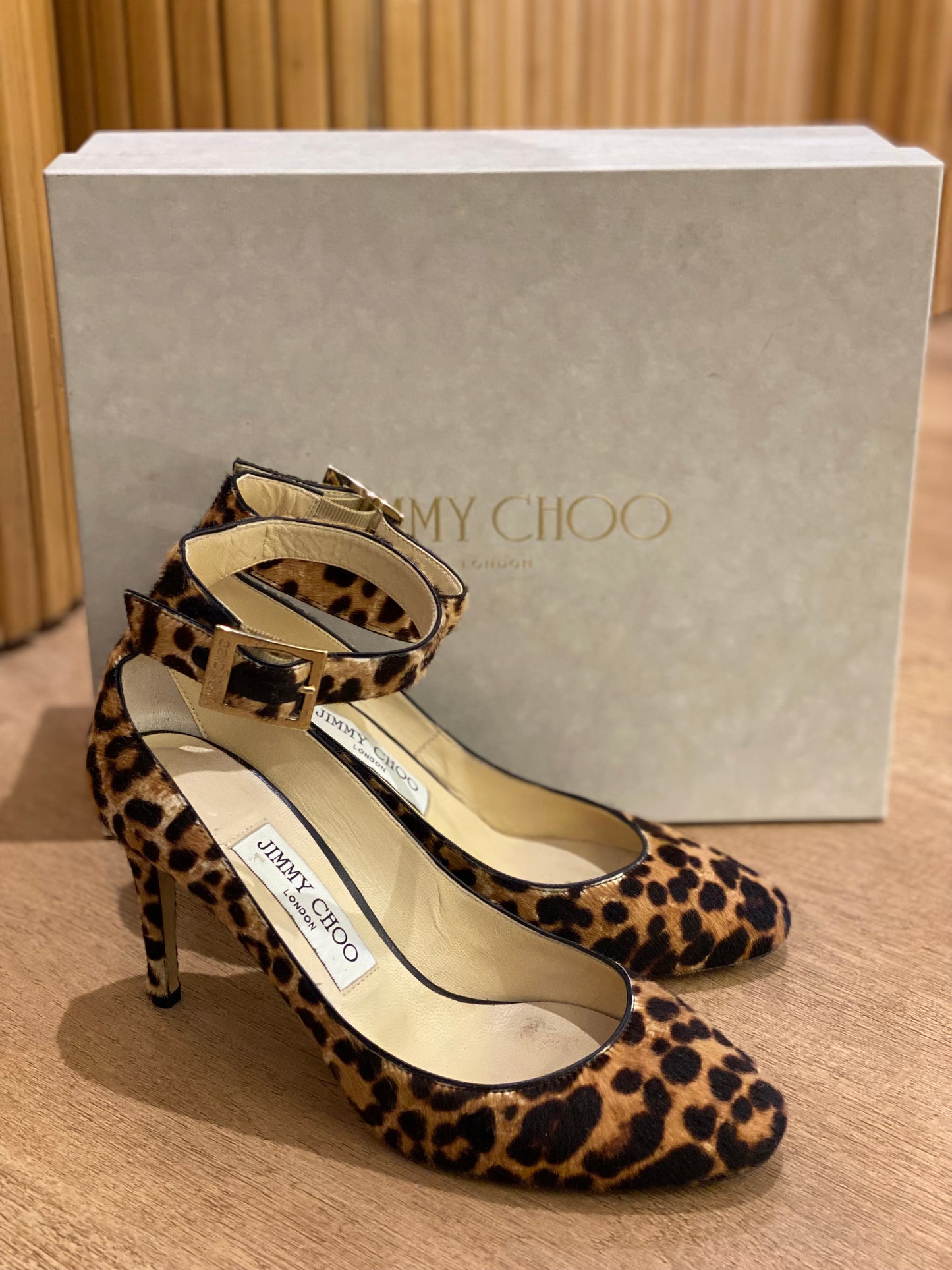 Zapato Jimmy Choo Helena Animal Print (37)