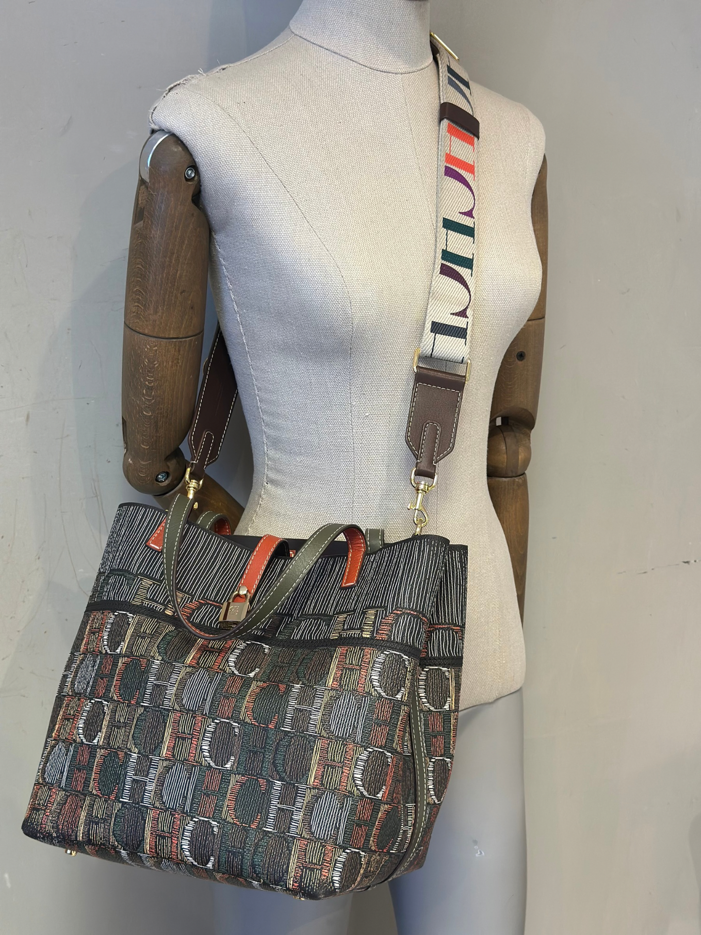 Bolso Carolina Herrera Matryoshka Locked M