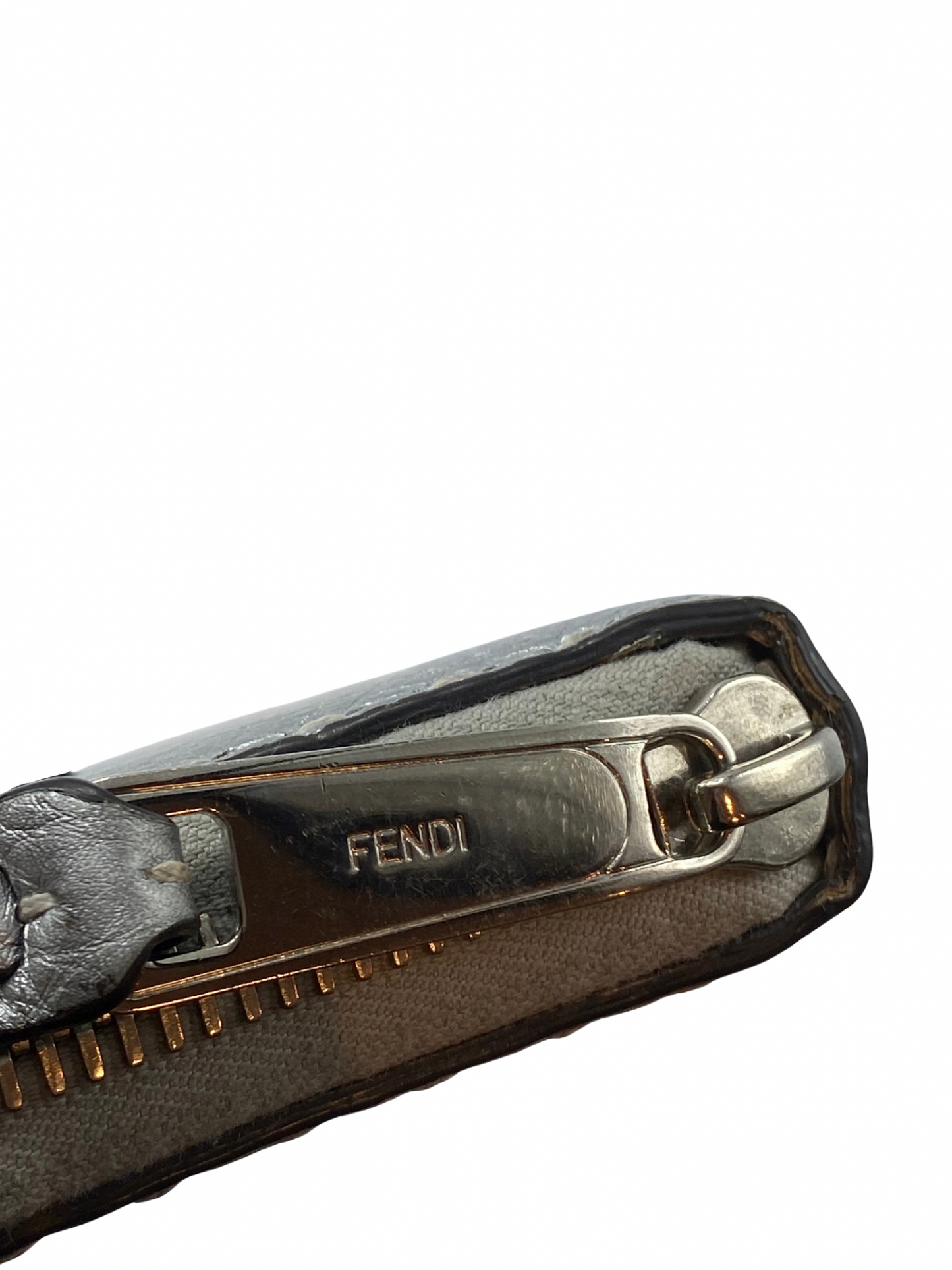 Billetera Plateada Fendi