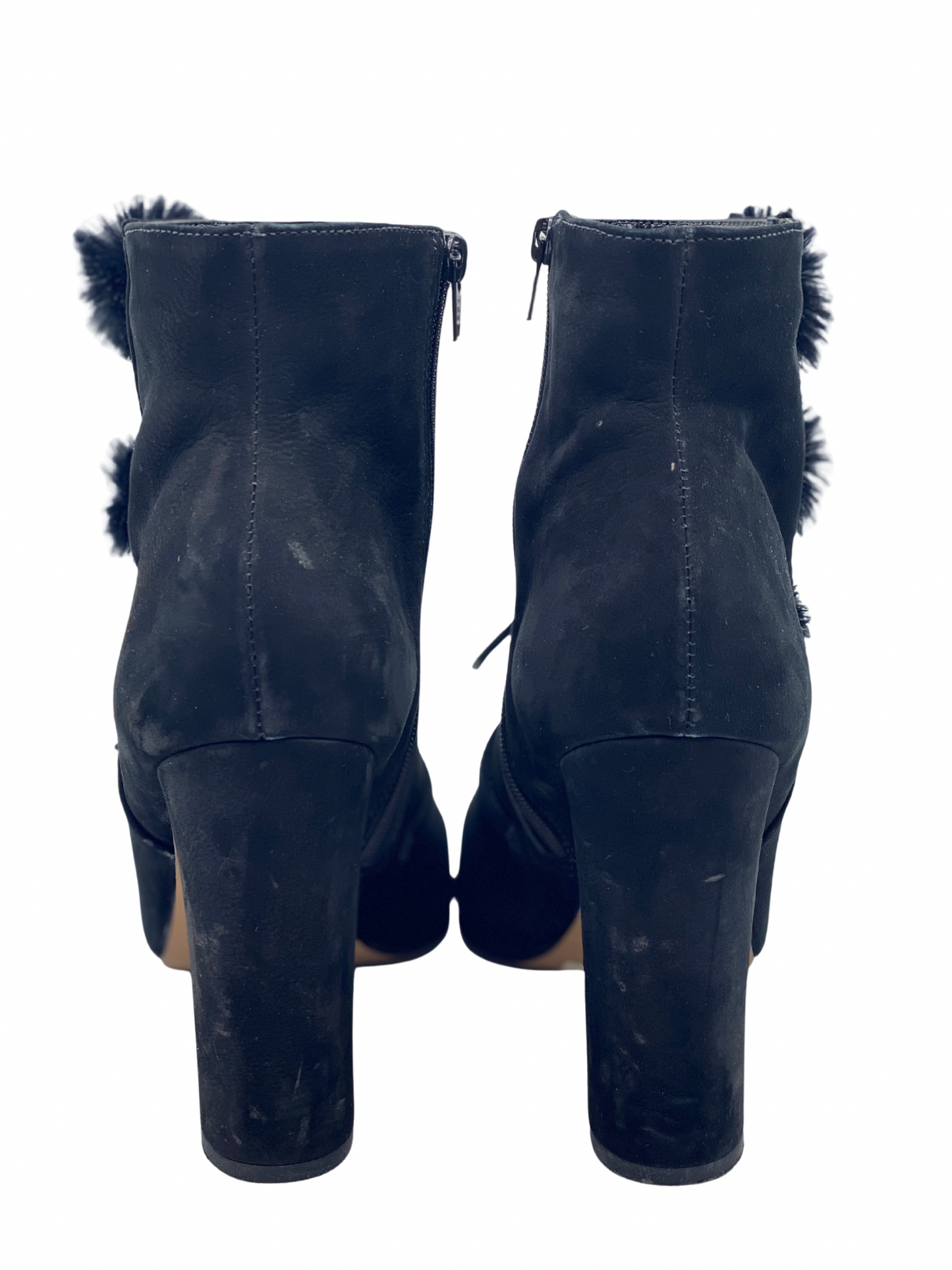 Botitas Cortas UZA Con Pompones (USA 8)