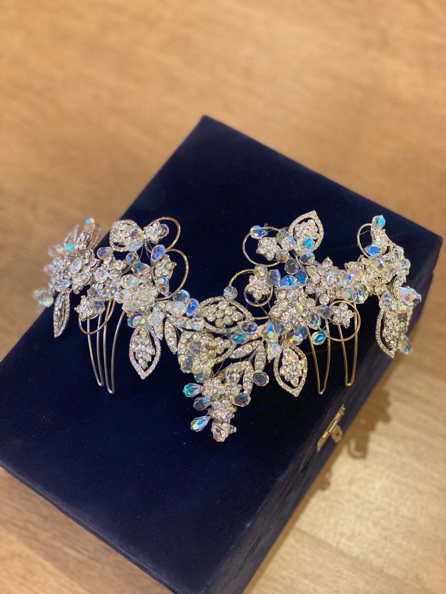 Tocado de Novia de Vitti Zarate con Cristales Swarovski