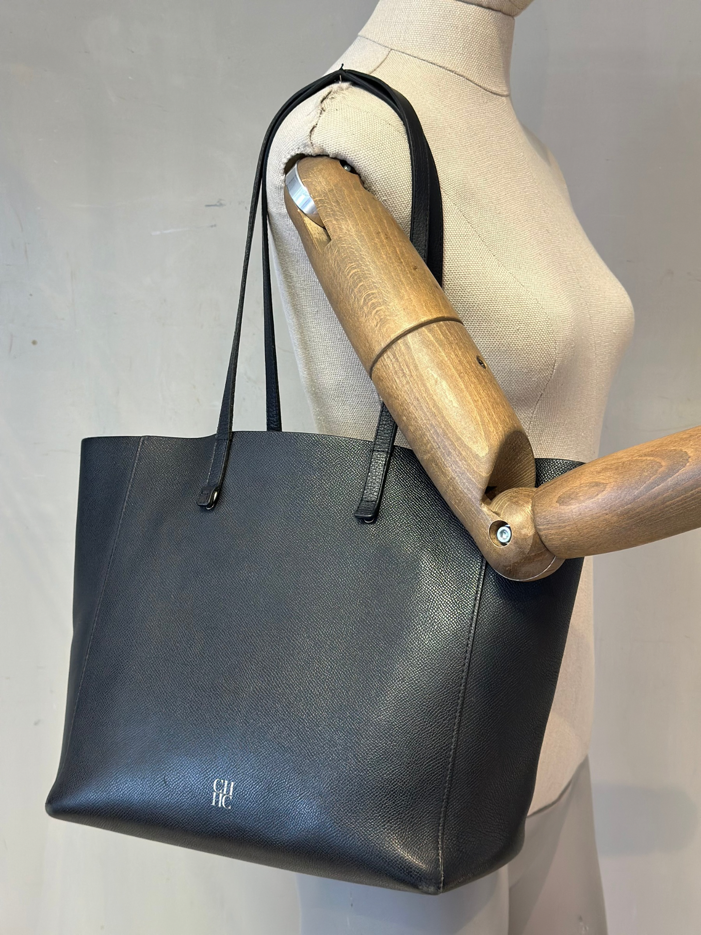 Cartera Negra Carolina Herrera Tote Bag