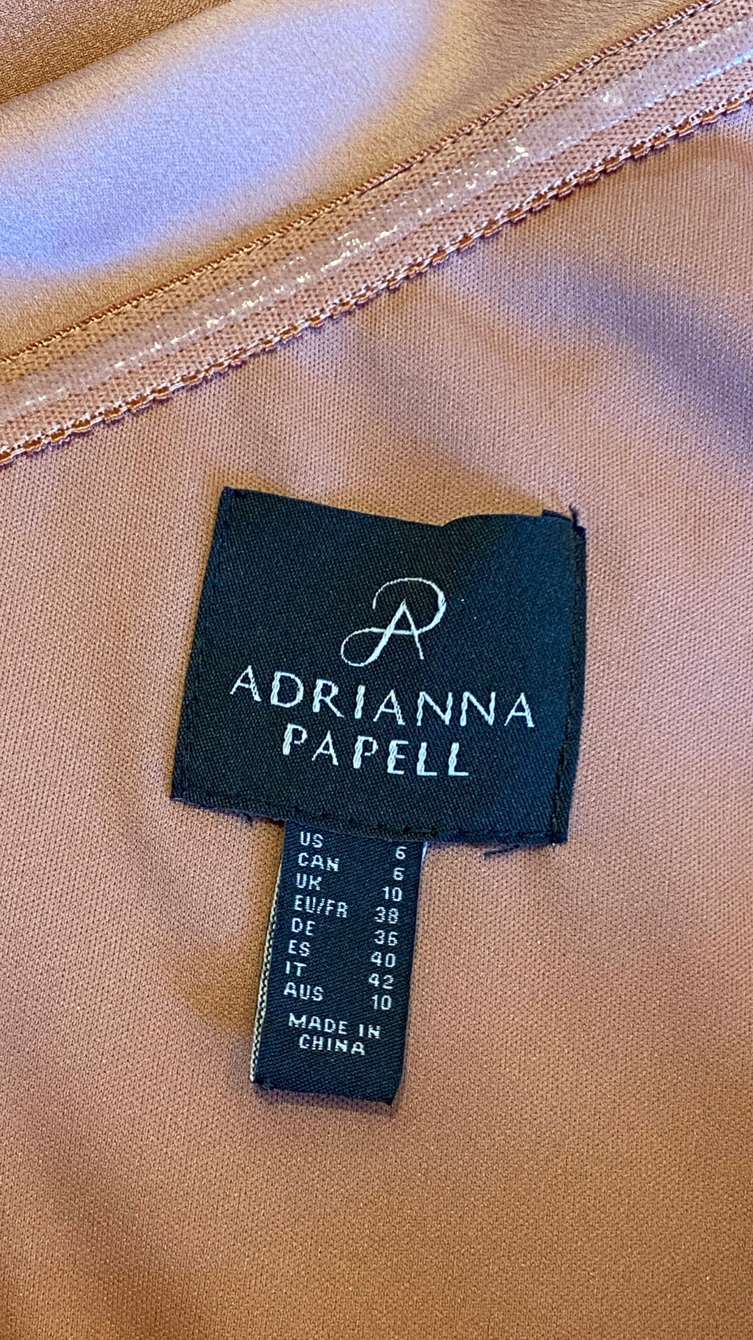 Vestido de un Hombro Rosado Adrianna Papell (Talle US 6)