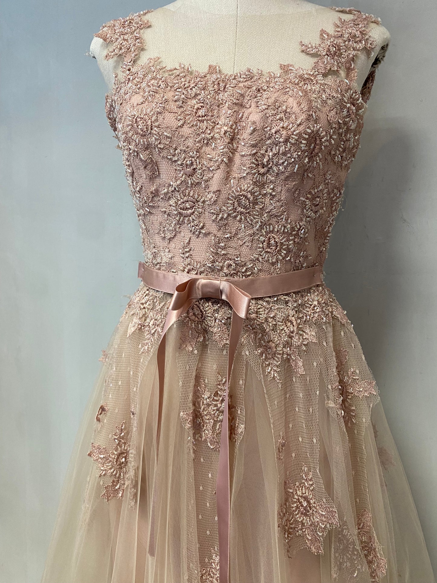 Vestido Rosa con Encaje (Talle S)