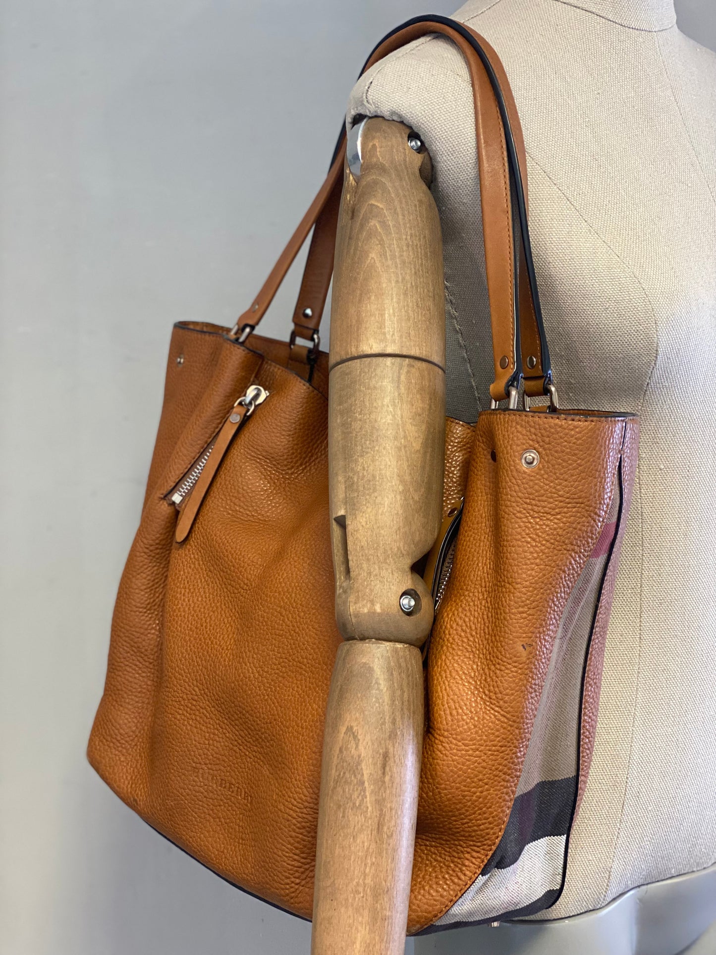 Cartera Bubrberry Maidstone Hobo