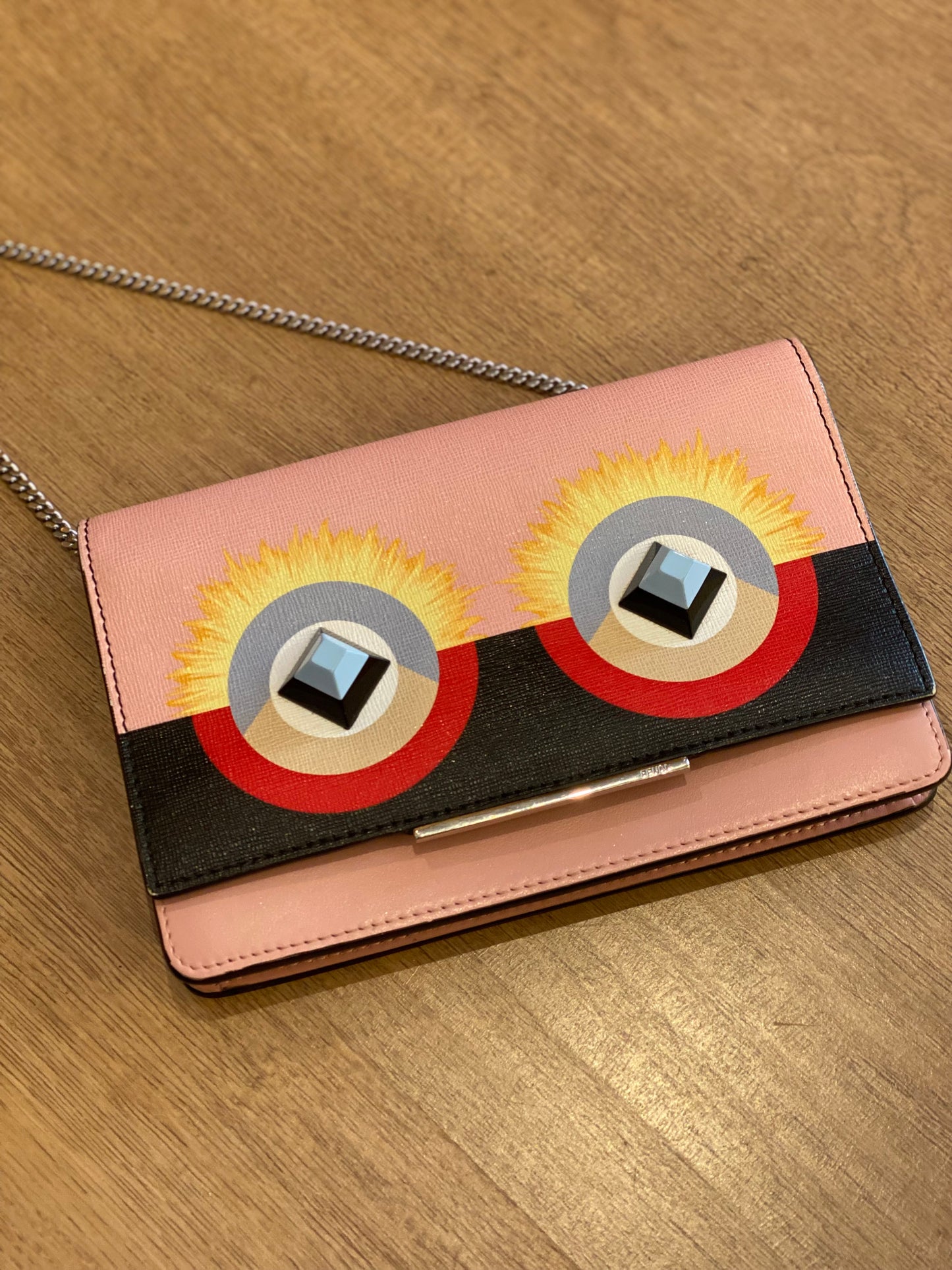 Cartera Fendi Monster Elite Wallet on Chain