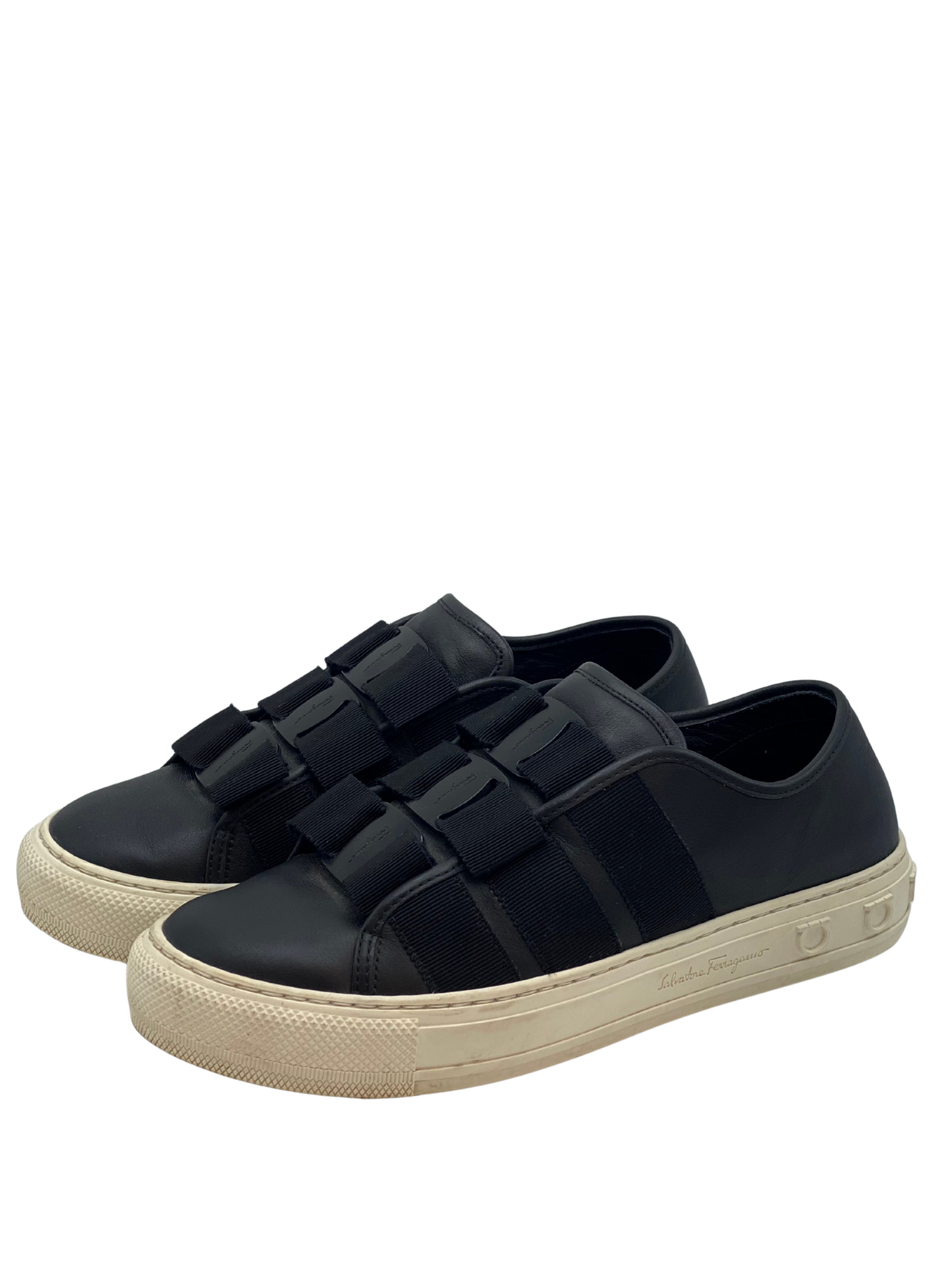 Champion Salvatore Ferragamo Vara Bow (7.5)
