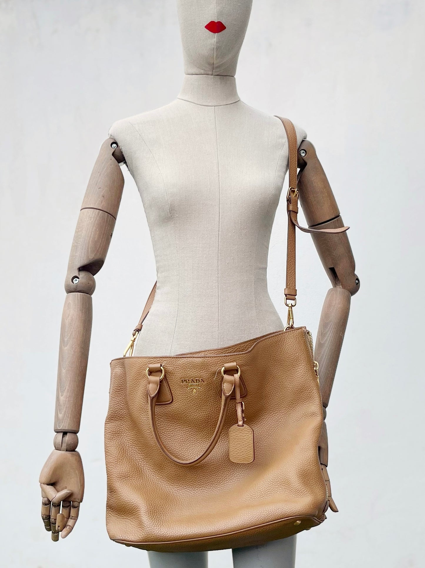 Cartera Prada Vitello Daino Camel Tote Bag