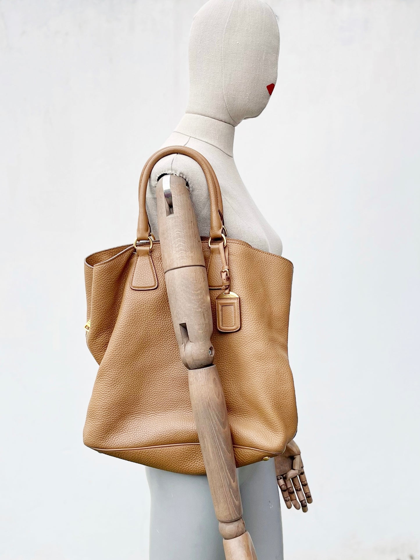 Cartera Prada Vitello Daino Camel Tote Bag