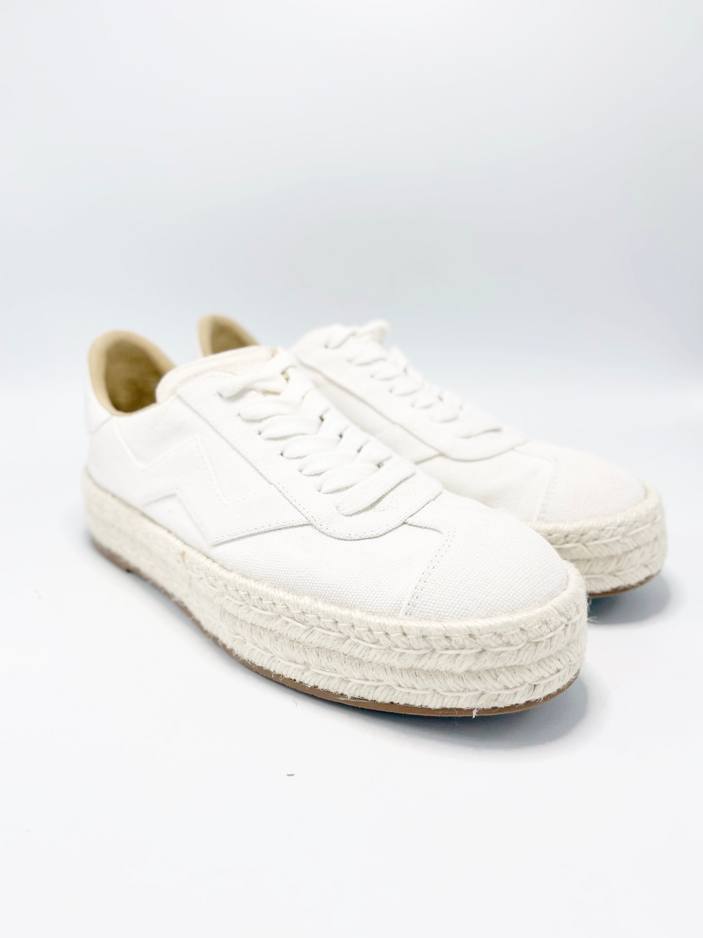 Champion Stuart Weitzman con suela de yute (talle 38)