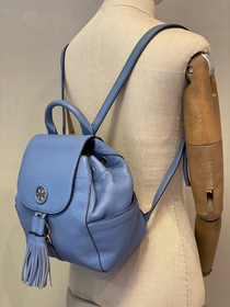 Mochila Tory Burch Azul con Detalle