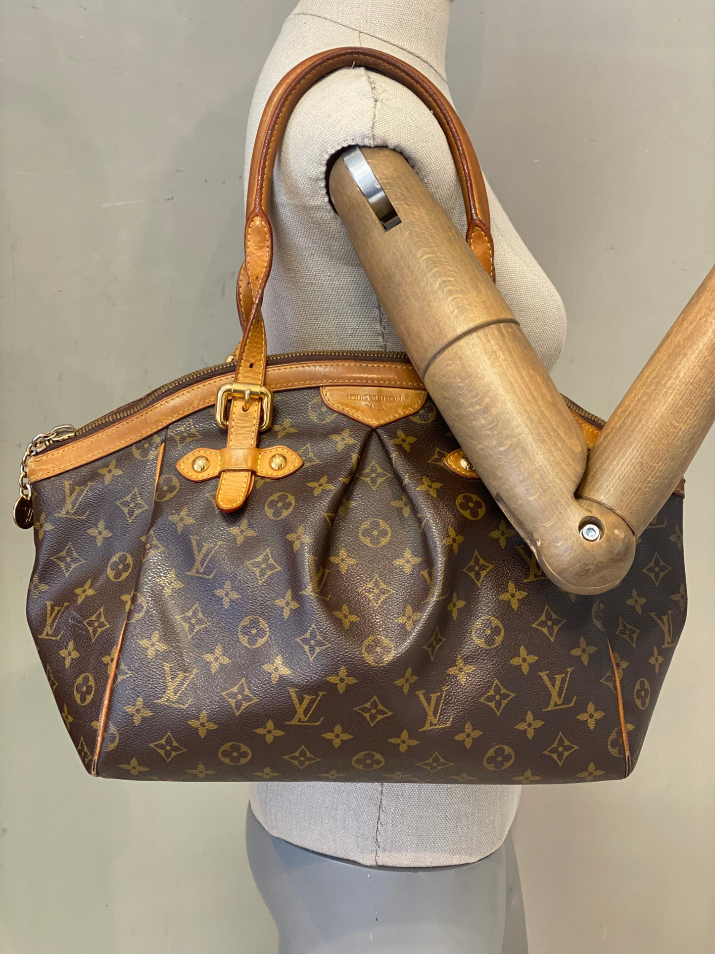 Cartera Louis Vuitton Tivoli GM