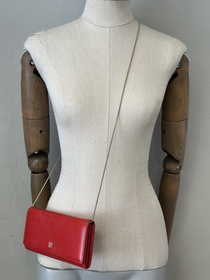 Sobre Rojo con Cadena Carolina Herrera