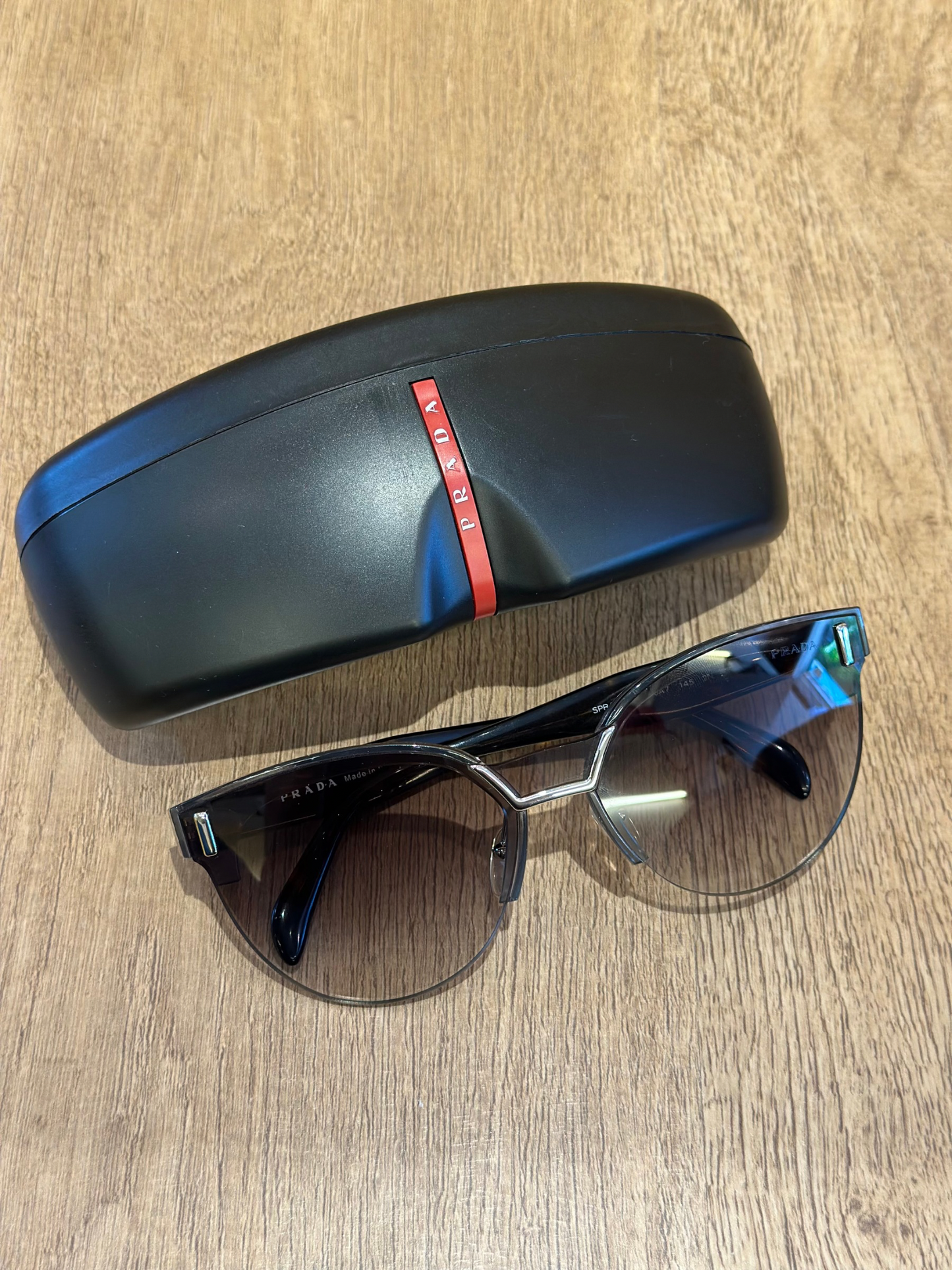 Lente de Sol Prada SPR04U