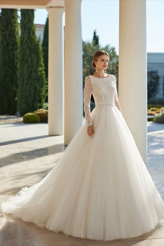 Vestido de Novia Rosa Clará Bride + Velo de 7 Metros Bordado (Talle S)