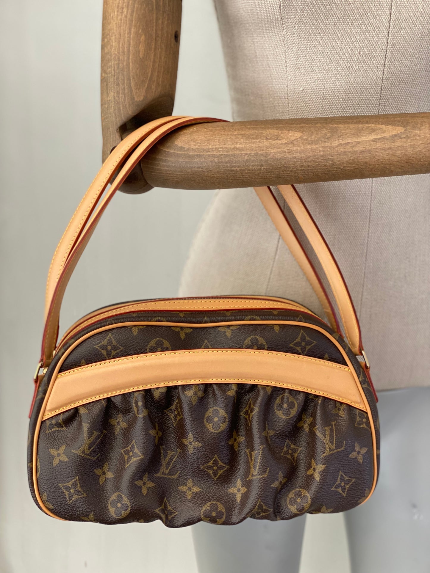 Cartera Louis Vuitton Clara