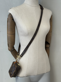 Mini Bolso Louis Vuitton Wapity Pouch