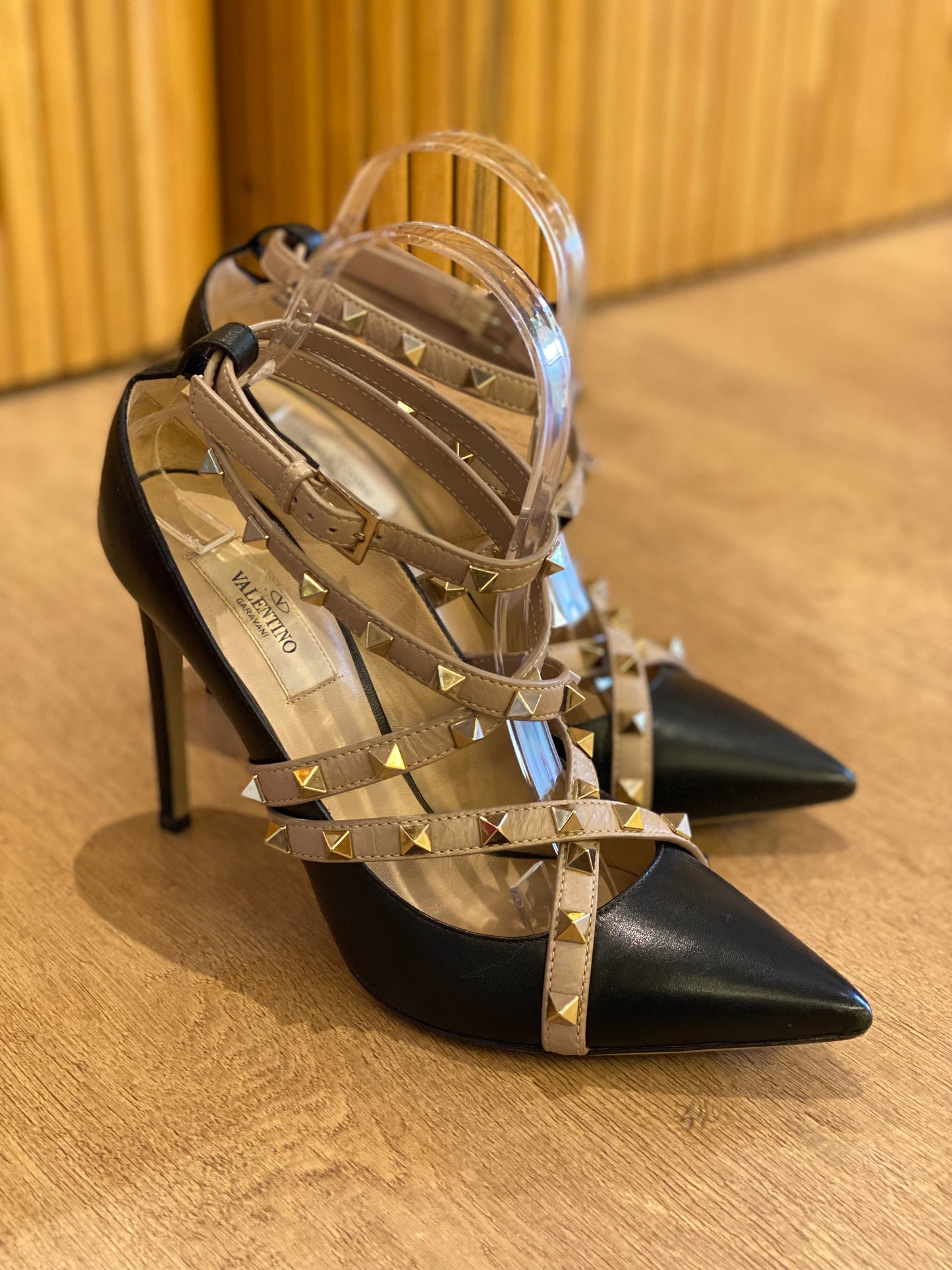 ⁠Sandalia Valentino Garavani Rockstud Ankle Strap (Eu 39.5)