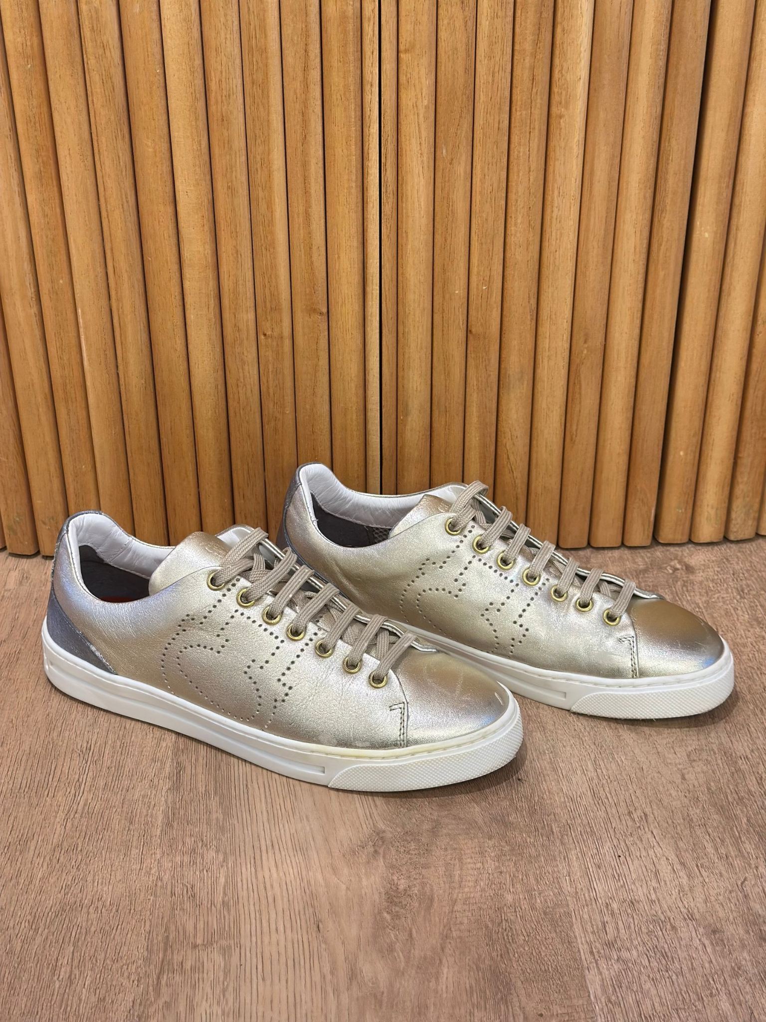 Champion Dorado Carolina Herrera (39)