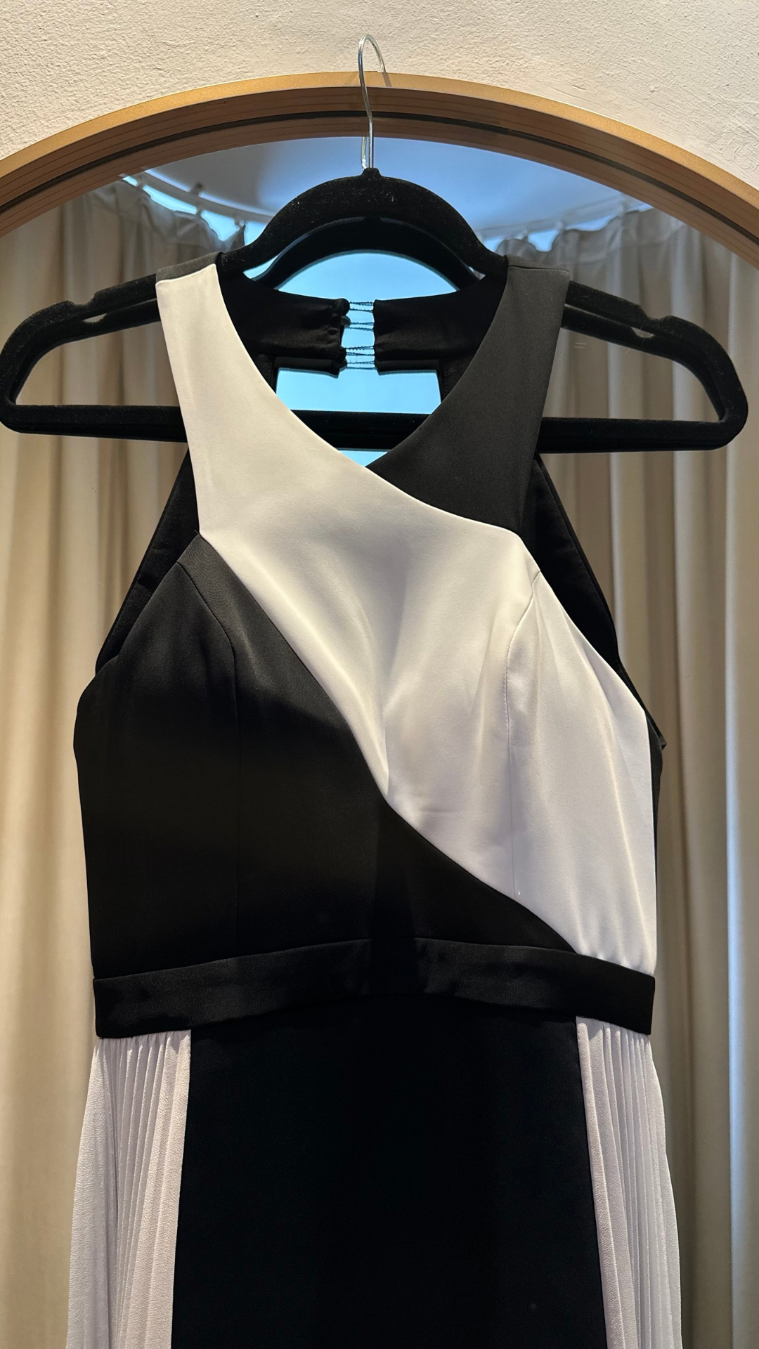 Vestido Blanco y Negro BCBGMAXAZRIA (Talle S)