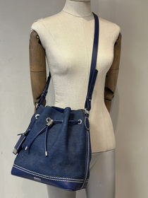 Cartera Azul Schutz Bucket Bag