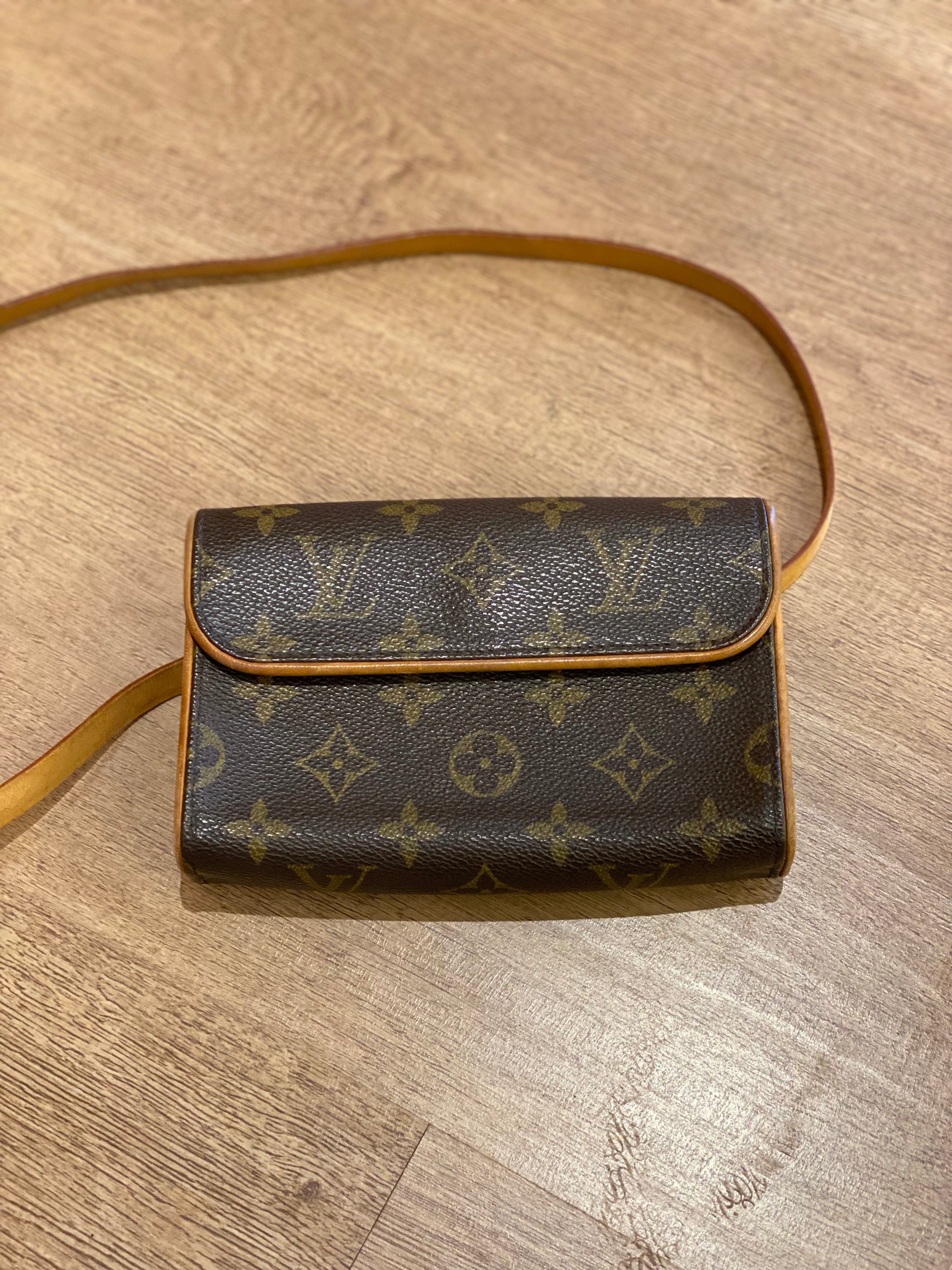 ⁠Clutch / Riñonera Louis Vuitton Florentine Mini