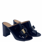 Mules Salvatore Ferragamo de Charol Negro con Lazo Gancini (36.5)